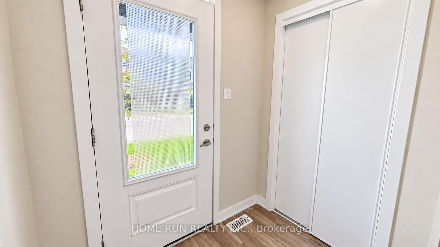 Photo 2 of 32 Pumice Place, Ottawa, Barrhaven - Half Moon Bay — HOMEH
