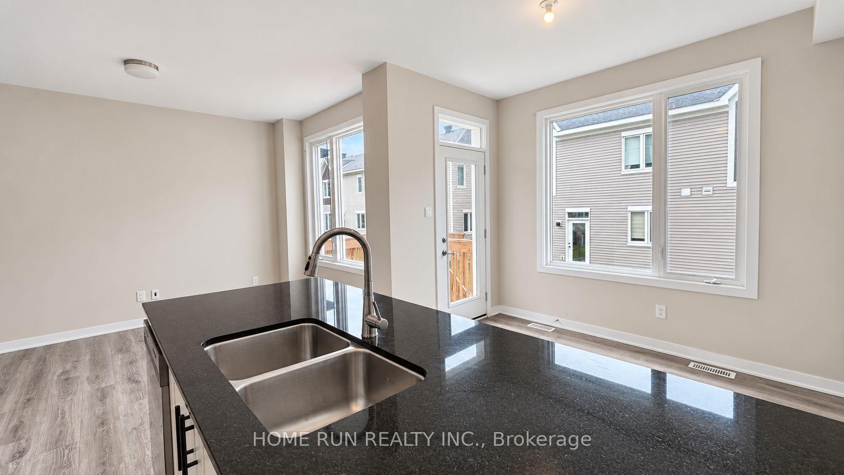 Photo 8 of 32 Pumice Place, Ottawa, Barrhaven - Half Moon Bay — HOMEH