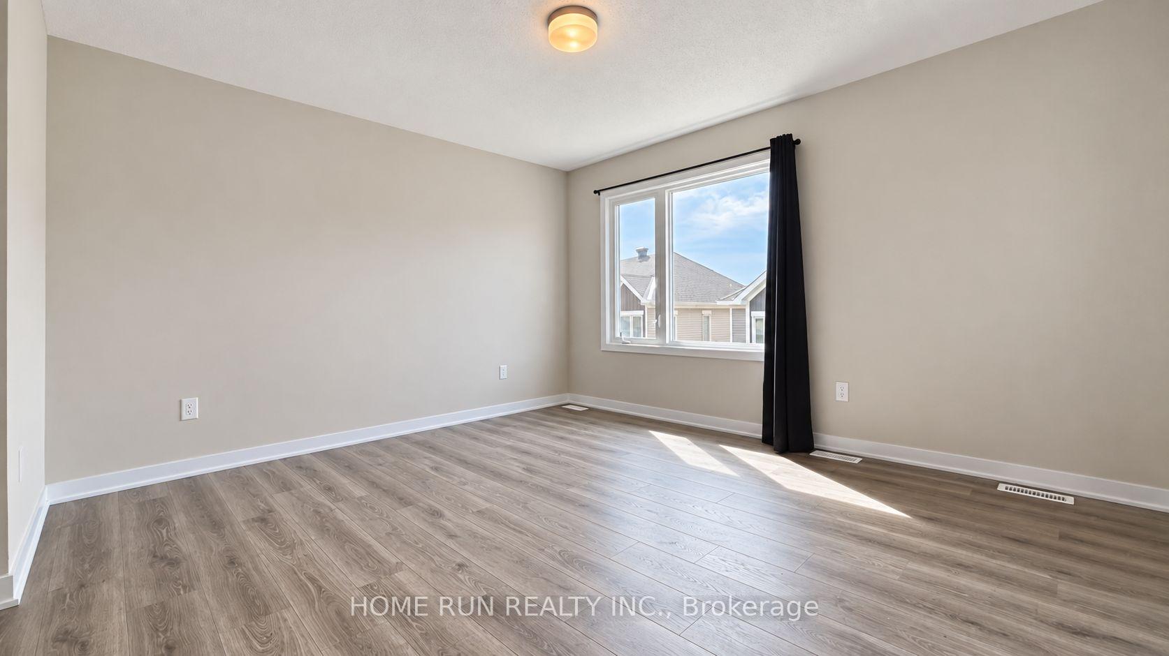 Photo 14 of 32 Pumice Place, Ottawa, Barrhaven - Half Moon Bay — HOMEH