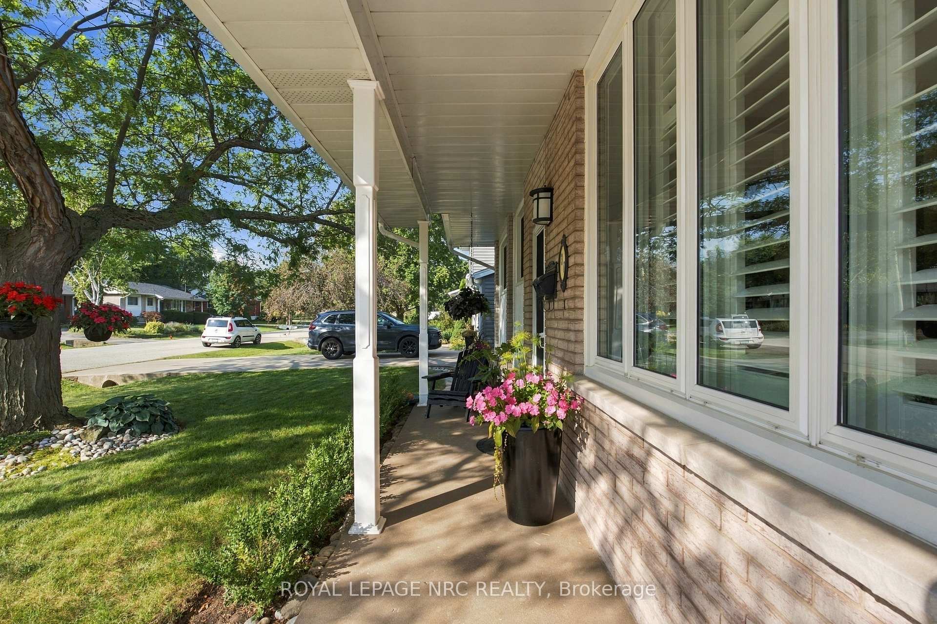 Photo 5 of 37 Viking Drive, Grimsby, Grimsby West — HOMEH