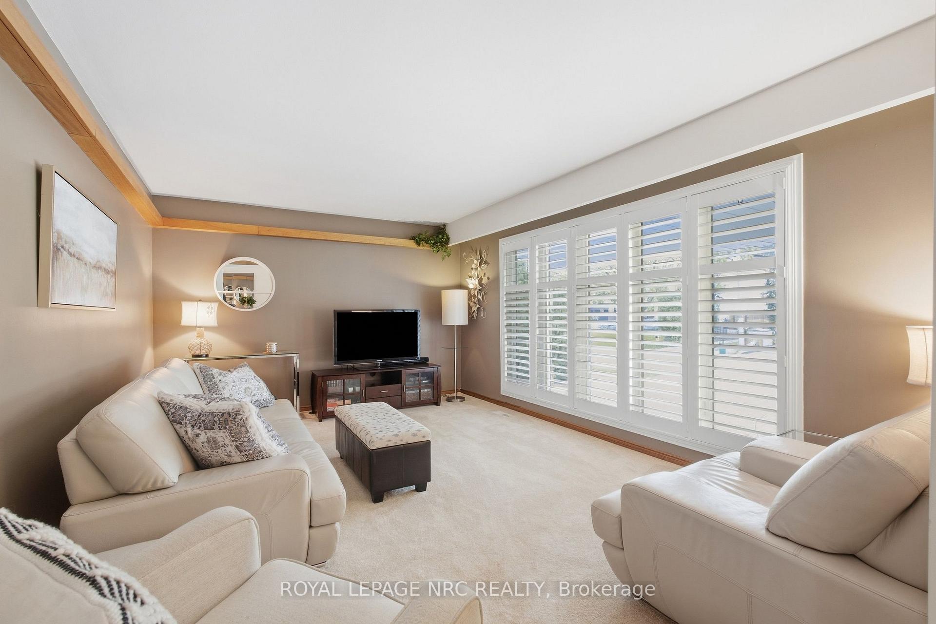 Photo 7 of 37 Viking Drive, Grimsby, Grimsby West — HOMEH