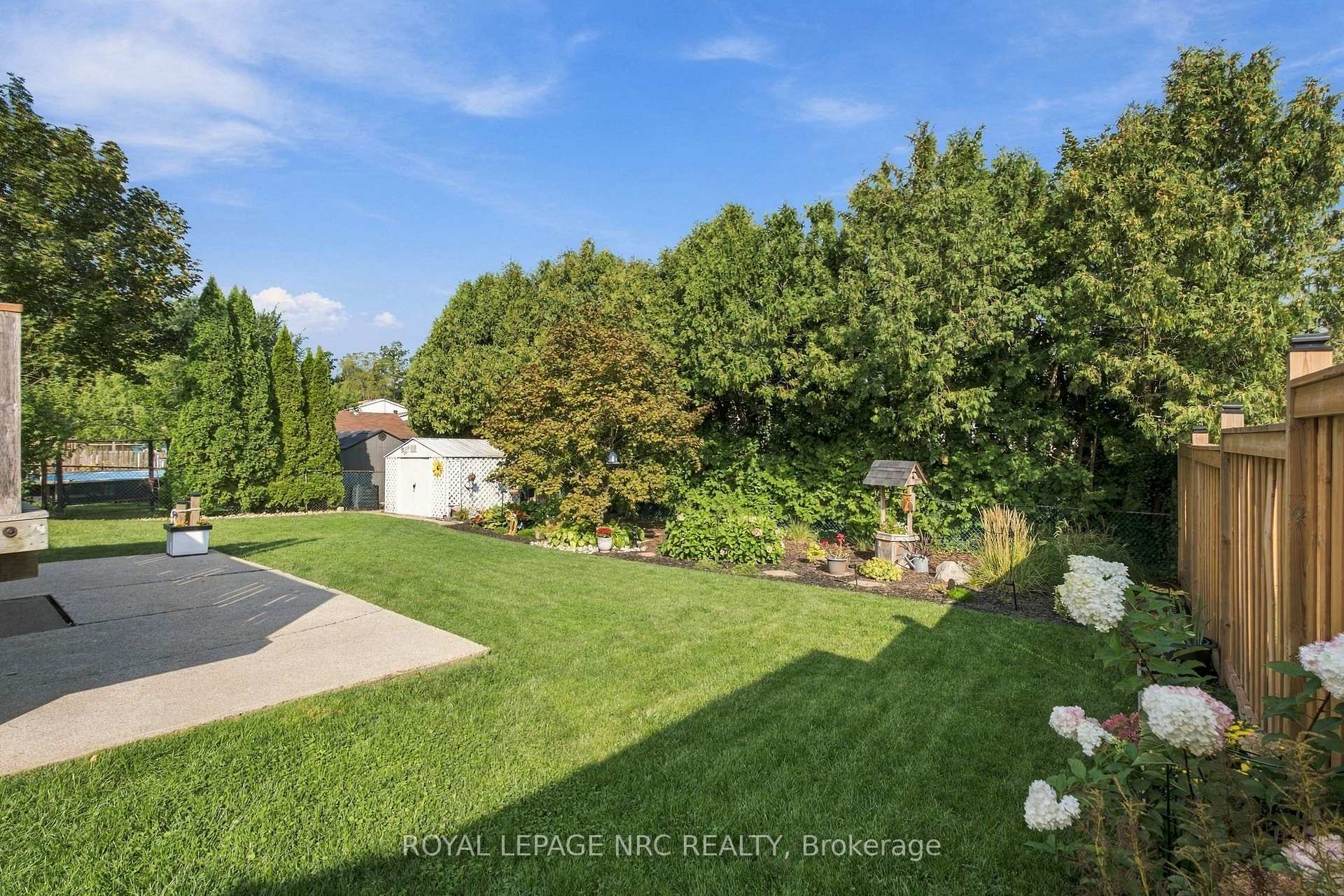 Photo 24 of 37 Viking Drive, Grimsby, Grimsby West — HOMEH