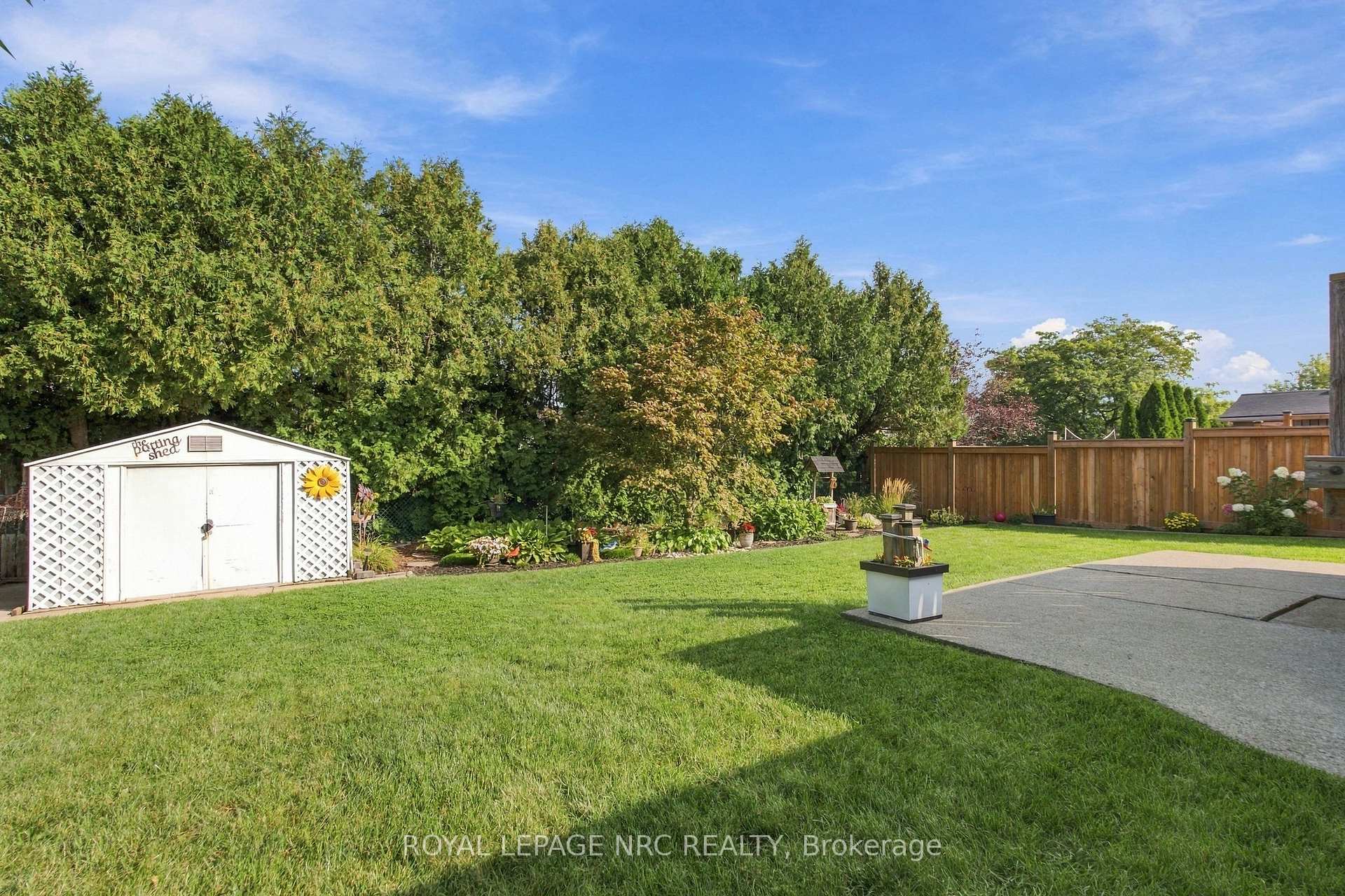 Photo 25 of 37 Viking Drive, Grimsby, Grimsby West — HOMEH