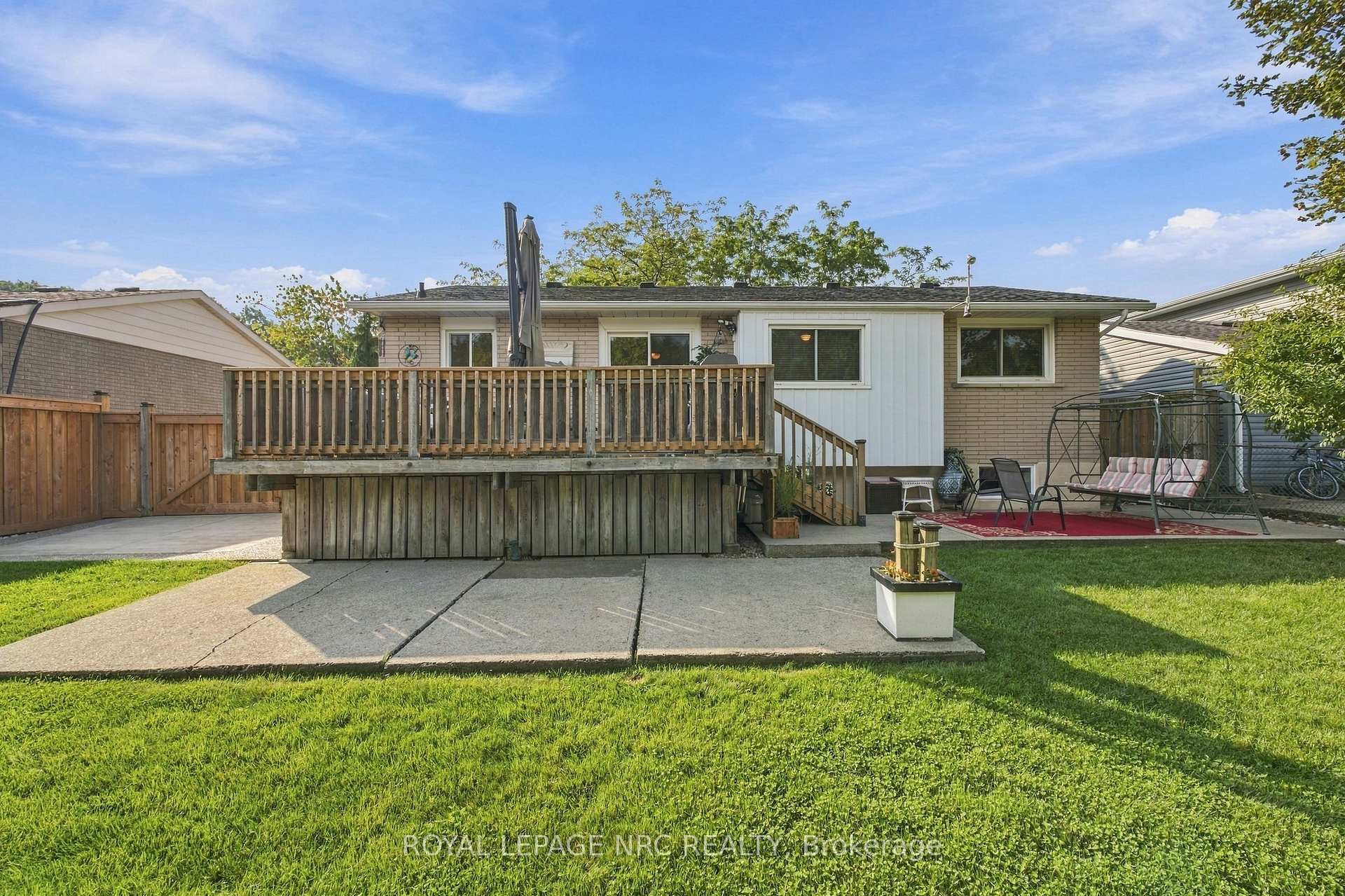 Photo 26 of 37 Viking Drive, Grimsby, Grimsby West — HOMEH