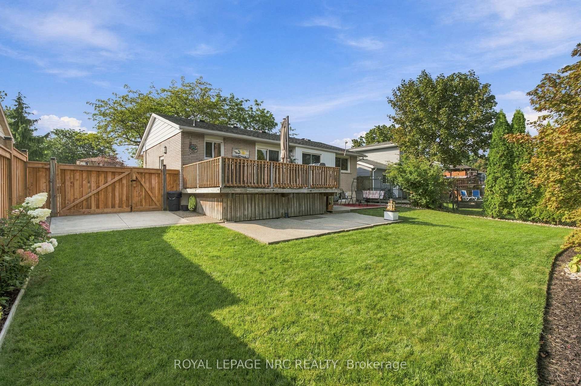 Photo 32 of 37 Viking Drive, Grimsby, Grimsby West — HOMEH