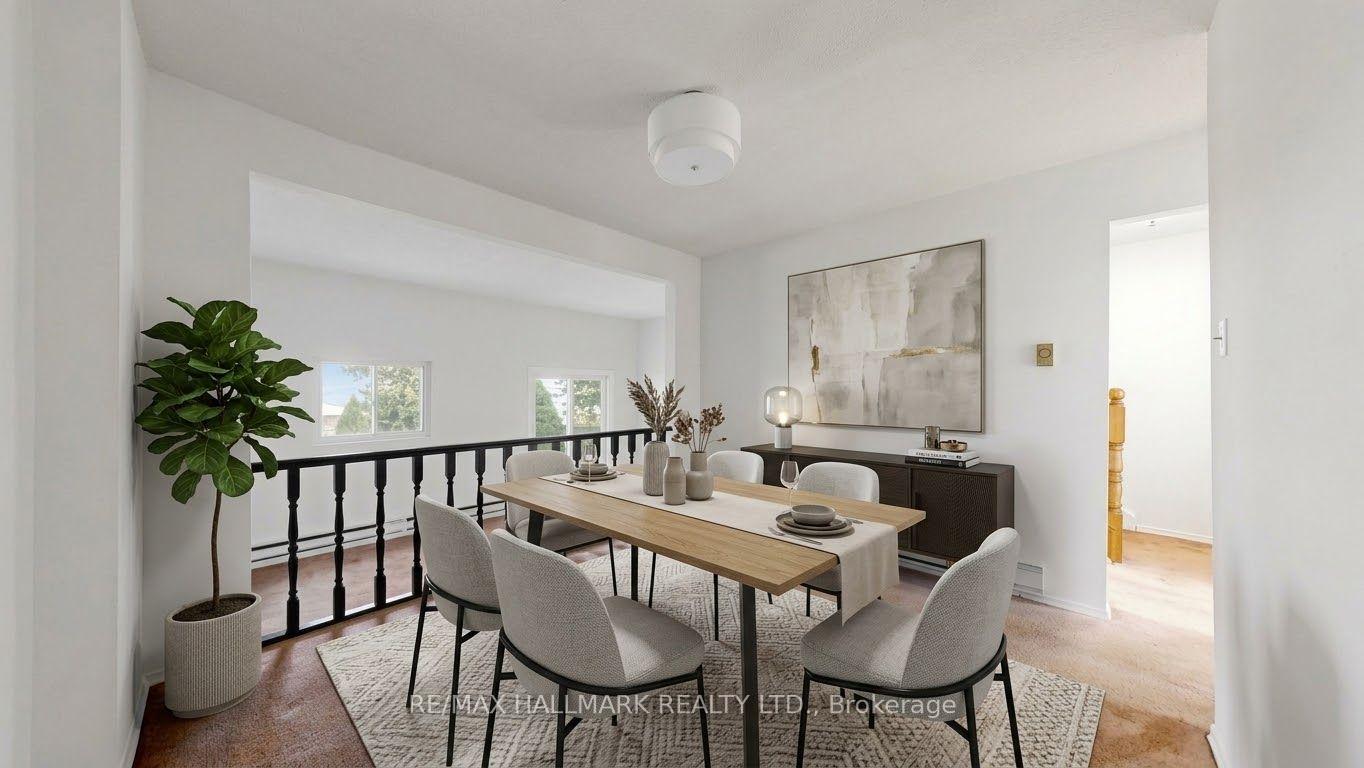 Photo 3 of Unit 7, 144 Henderson Avenue, Markham, Thornhill — HOMEH