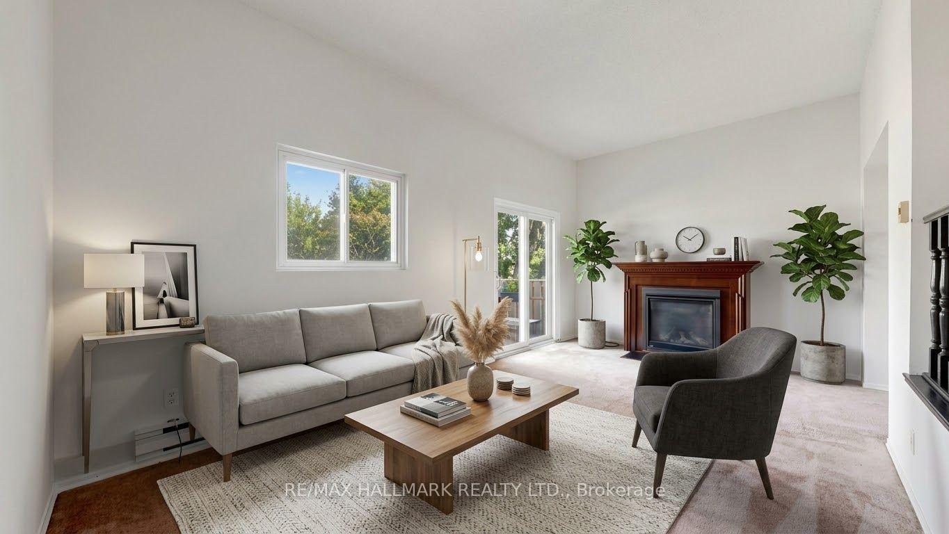Photo 4 of Unit 7, 144 Henderson Avenue, Markham, Thornhill — HOMEH