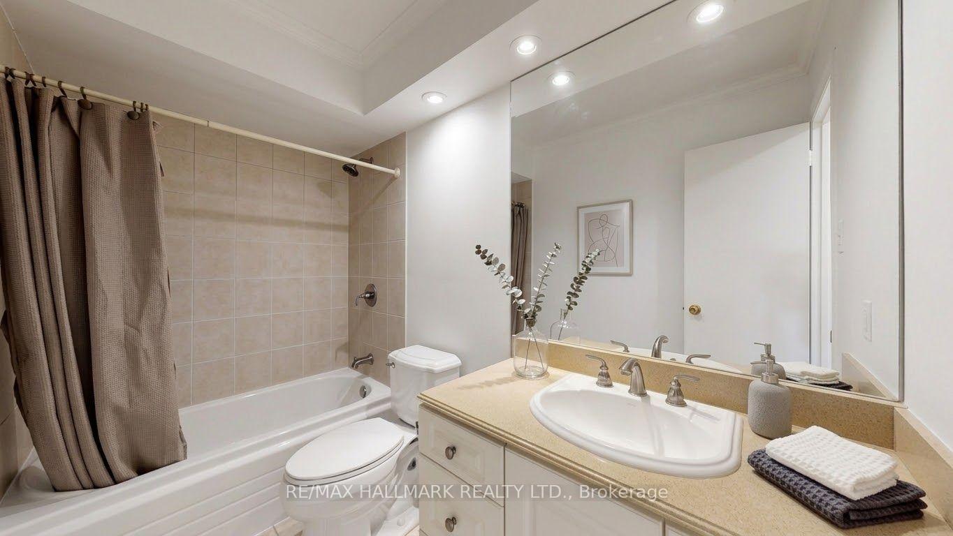 Photo 8 of Unit 7, 144 Henderson Avenue, Markham, Thornhill — HOMEH