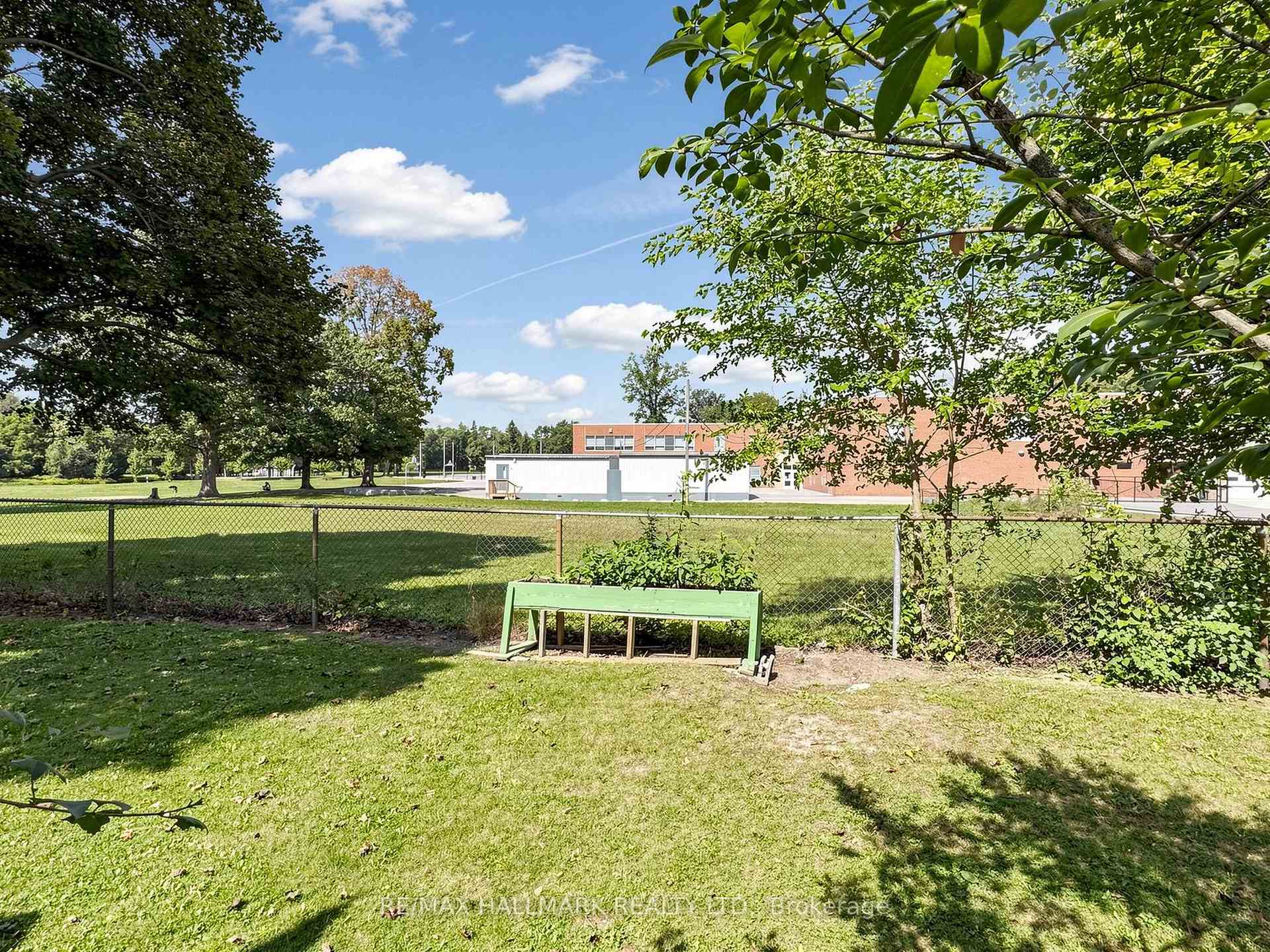 Photo 15 of Unit 7, 144 Henderson Avenue, Markham, Thornhill — HOMEH