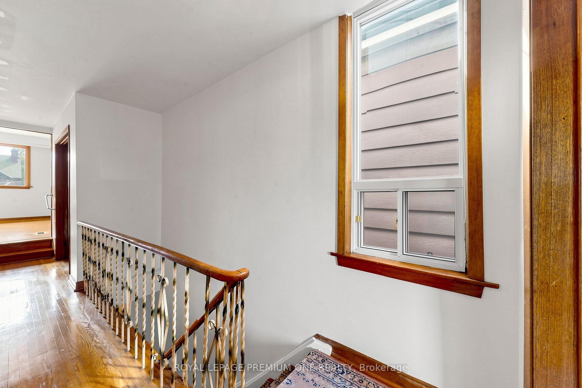 Photo 9 of 28 Garden Avenue, Toronto, Roncesvalles — HOMEH