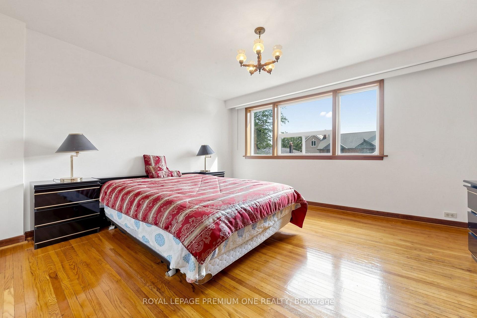 Photo 11 of 28 Garden Avenue, Toronto, Roncesvalles — HOMEH