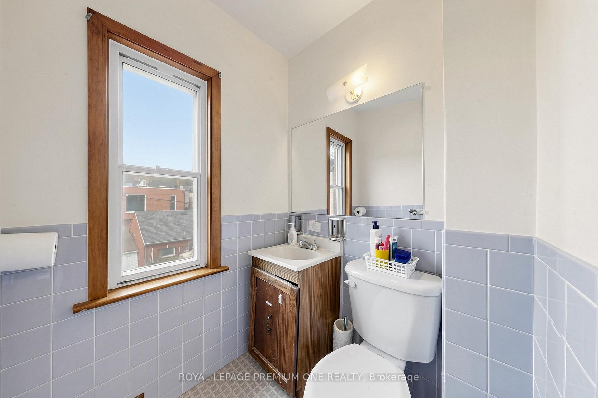 Photo 14 of 28 Garden Avenue, Toronto, Roncesvalles — HOMEH