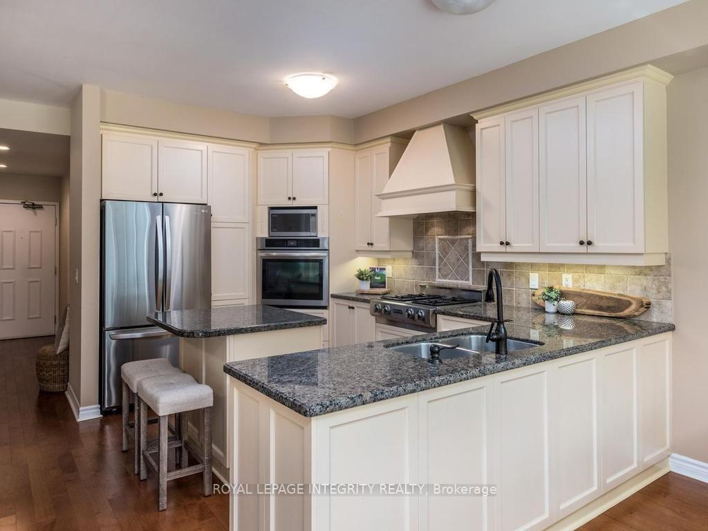 Photo 13 of 136 Darlington Private, Ottawa, Hunt Club/Western Community — HOMEH