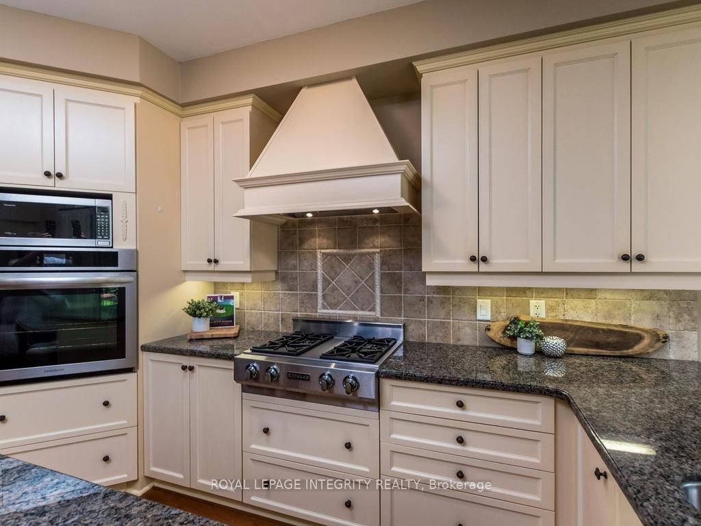 Photo 14 of 136 Darlington Private, Ottawa, Hunt Club/Western Community — HOMEH