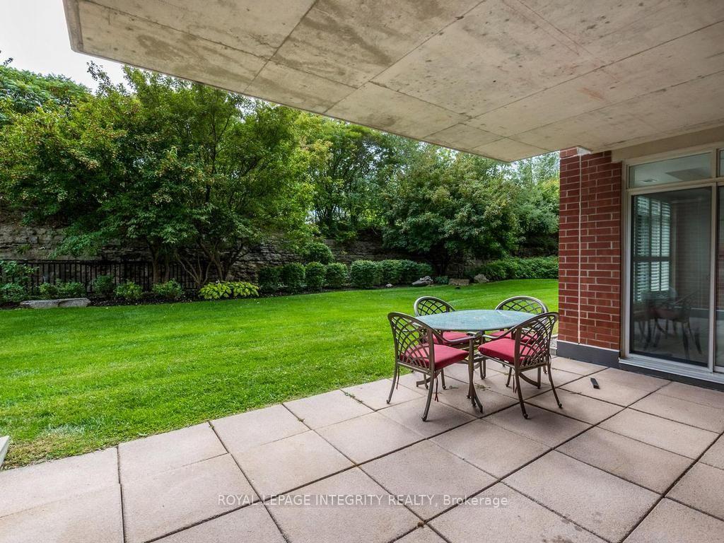 Photo 30 of 136 Darlington Private, Ottawa, Hunt Club/Western Community — HOMEH
