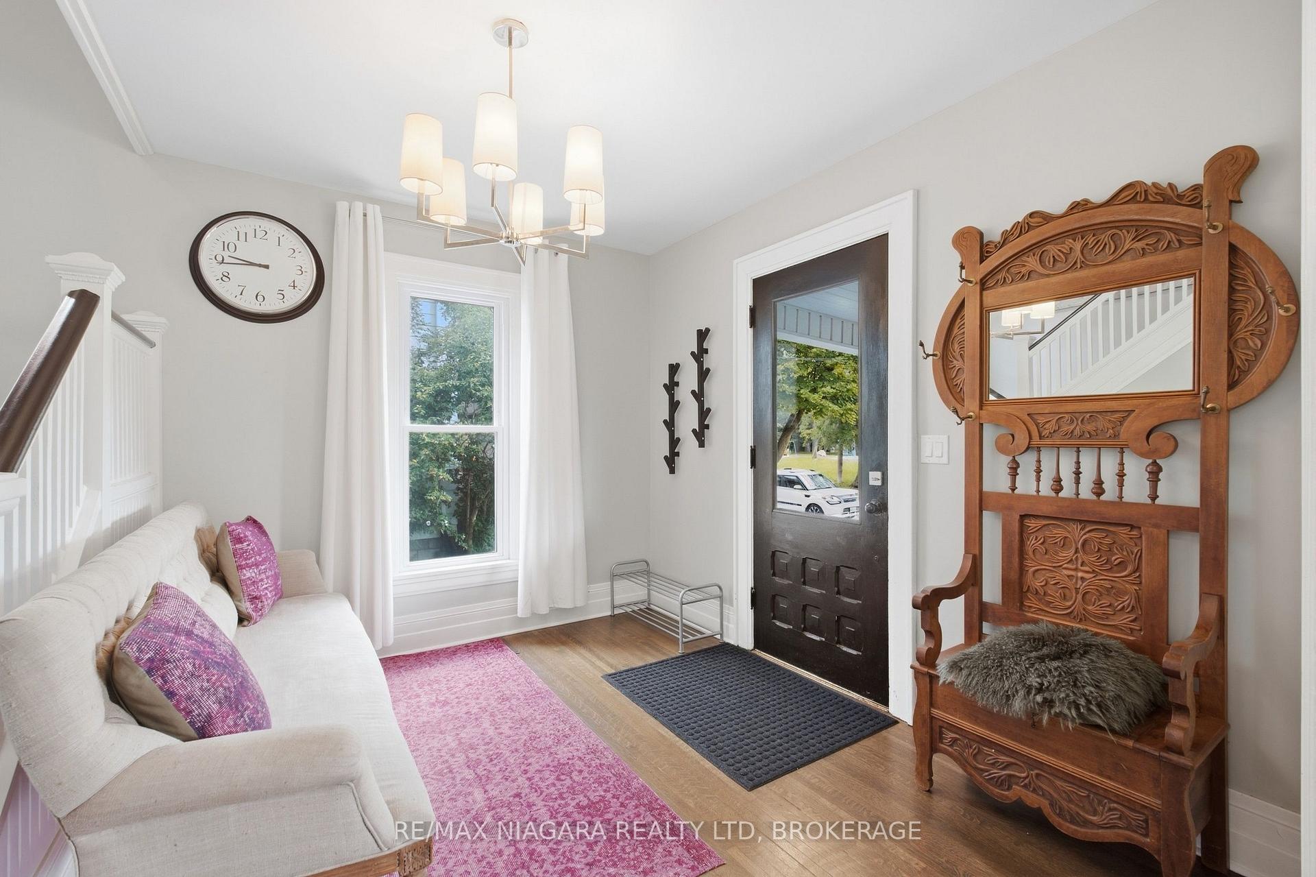 Photo 5 of 4895 Crysler Avenue, Niagara Falls, Downtown — HOMEH