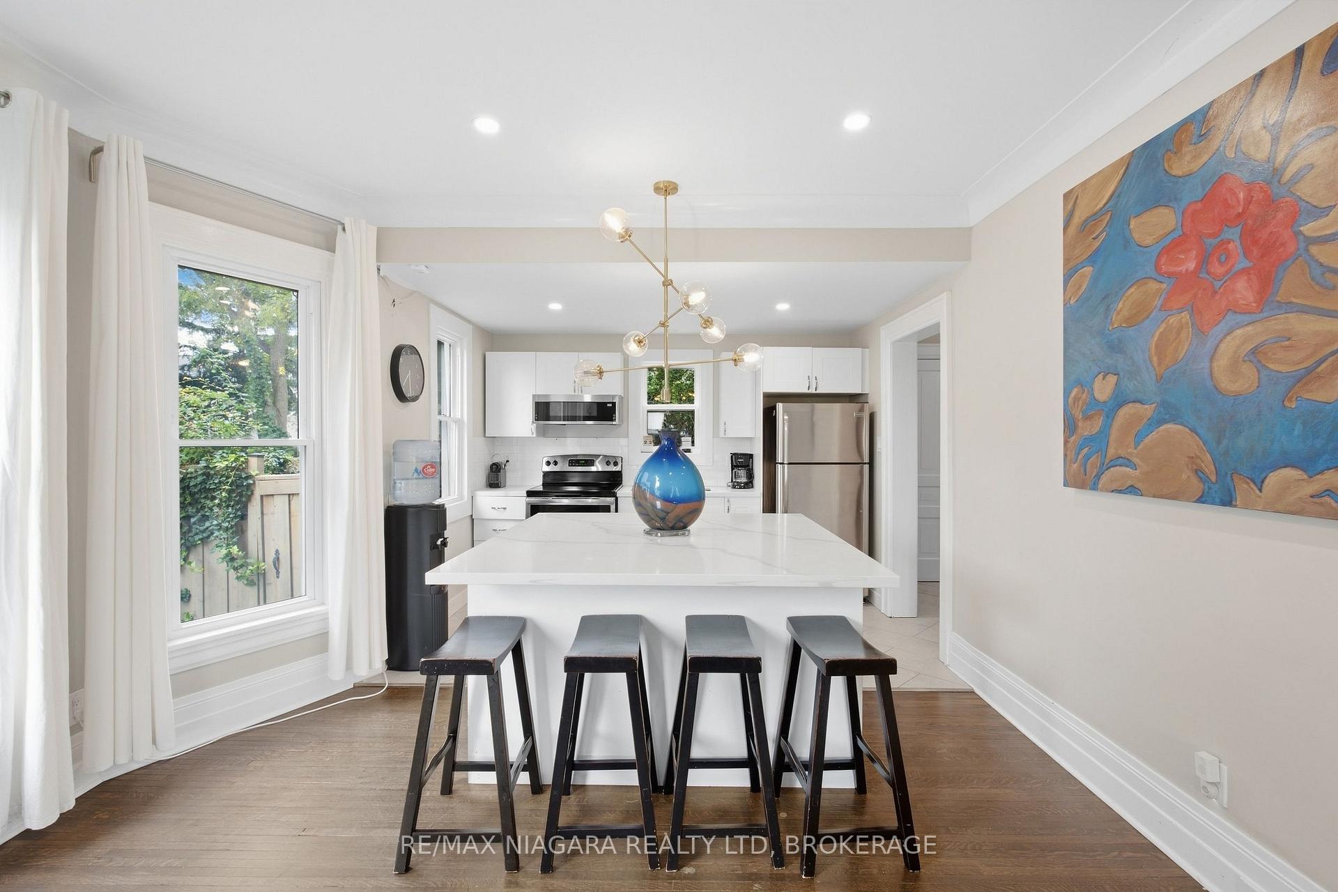Photo 9 of 4895 Crysler Avenue, Niagara Falls, Downtown — HOMEH