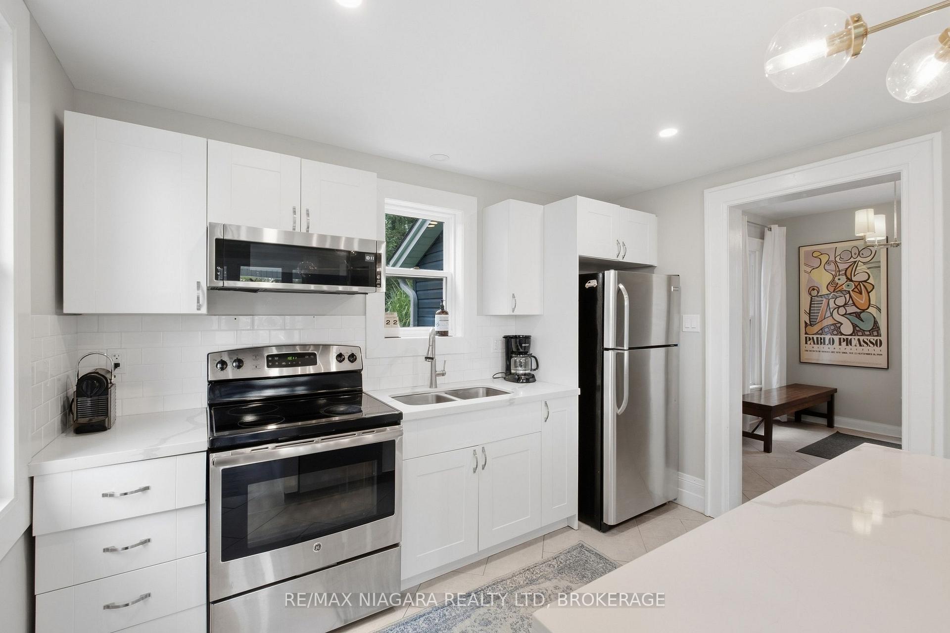 Photo 13 of 4895 Crysler Avenue, Niagara Falls, Downtown — HOMEH