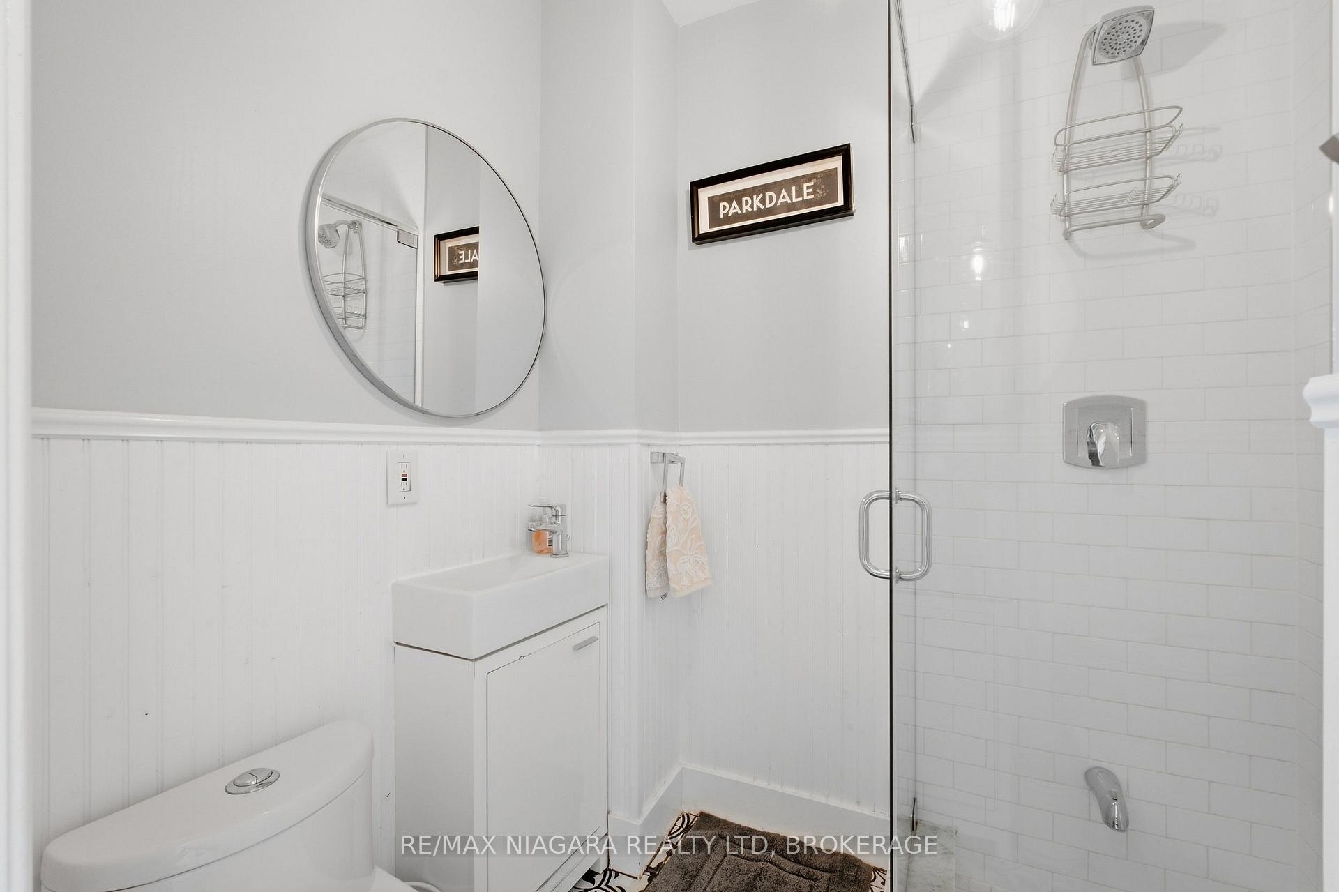 Photo 14 of 4895 Crysler Avenue, Niagara Falls, Downtown — HOMEH