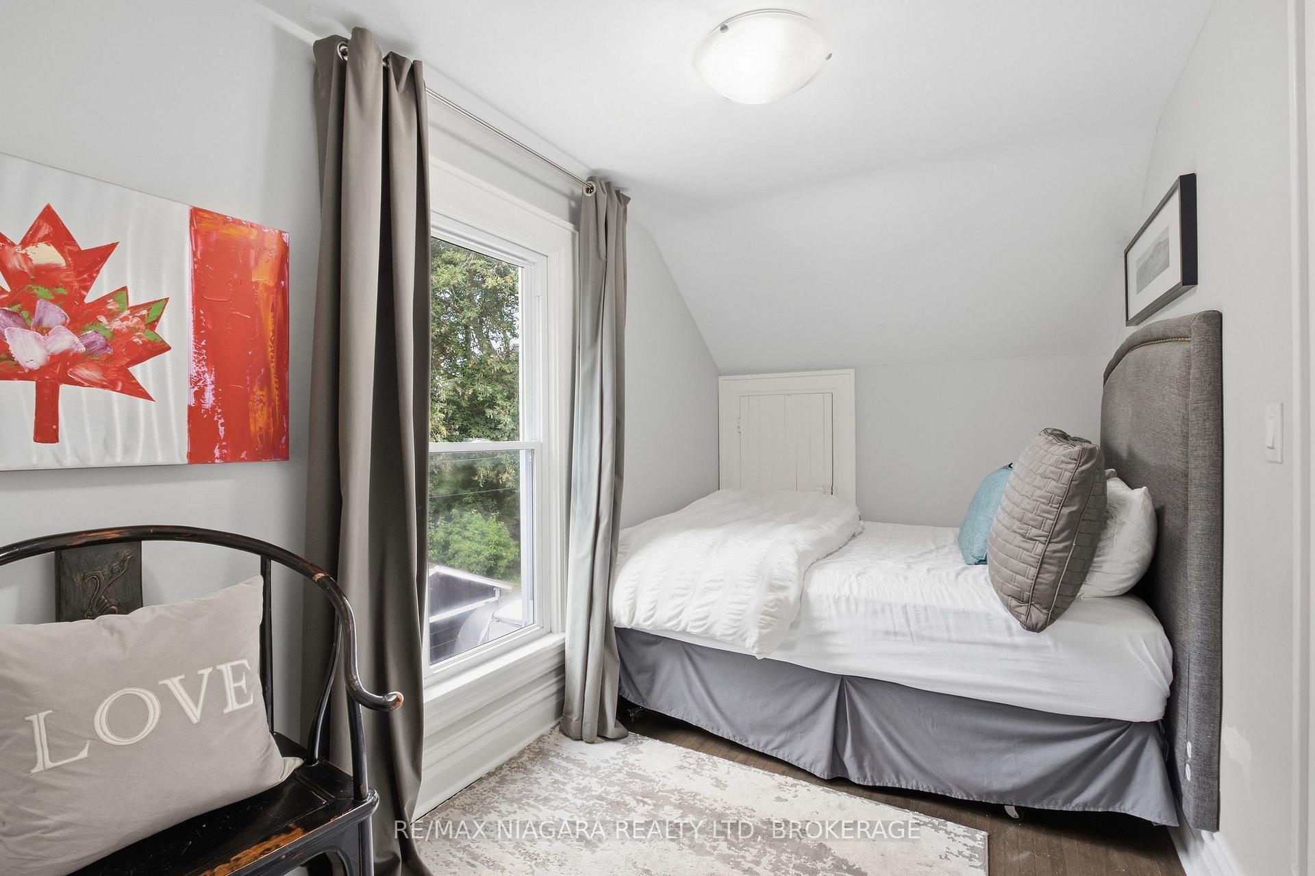 Photo 19 of 4895 Crysler Avenue, Niagara Falls, Downtown — HOMEH