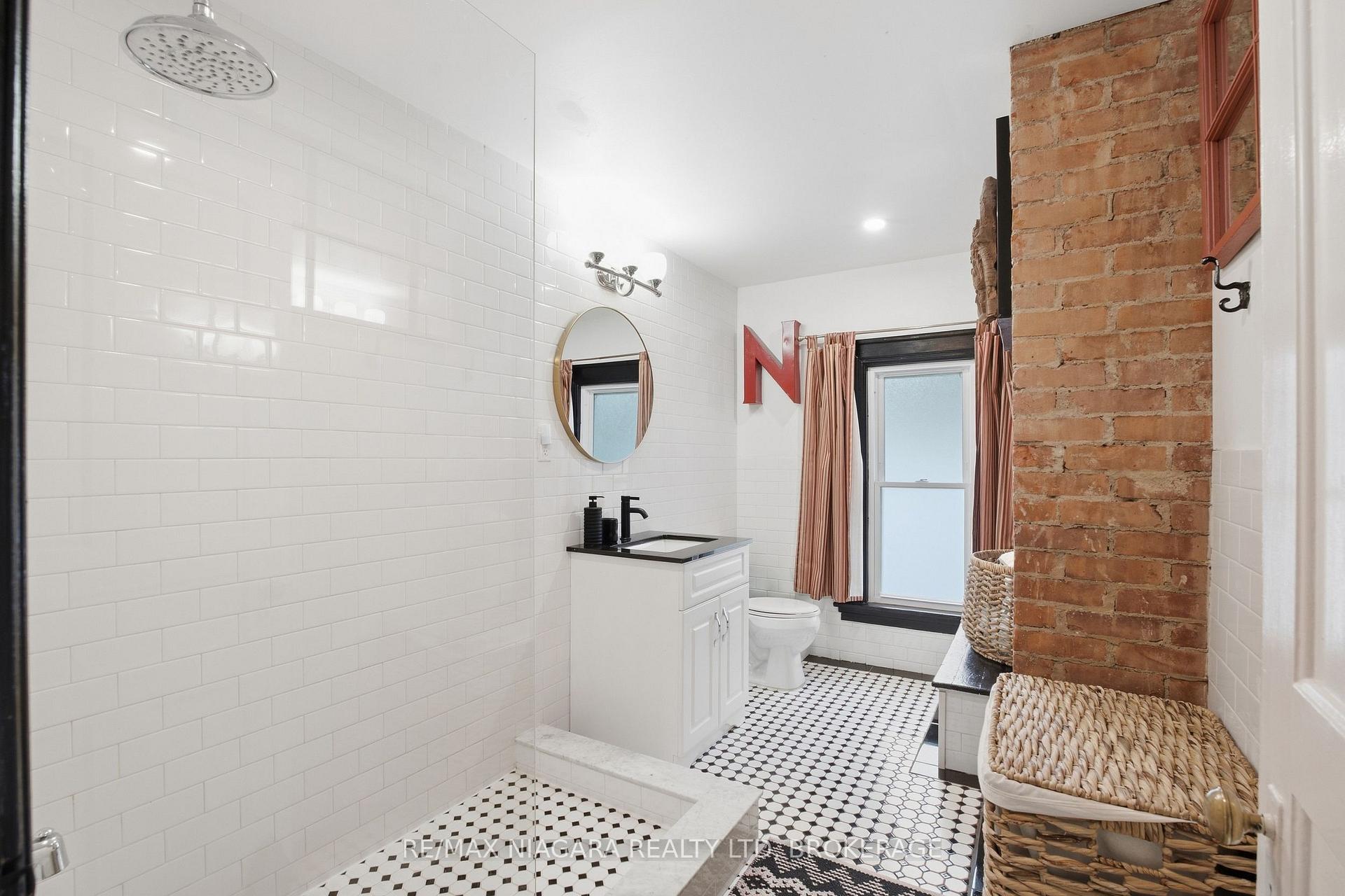 Photo 20 of 4895 Crysler Avenue, Niagara Falls, Downtown — HOMEH