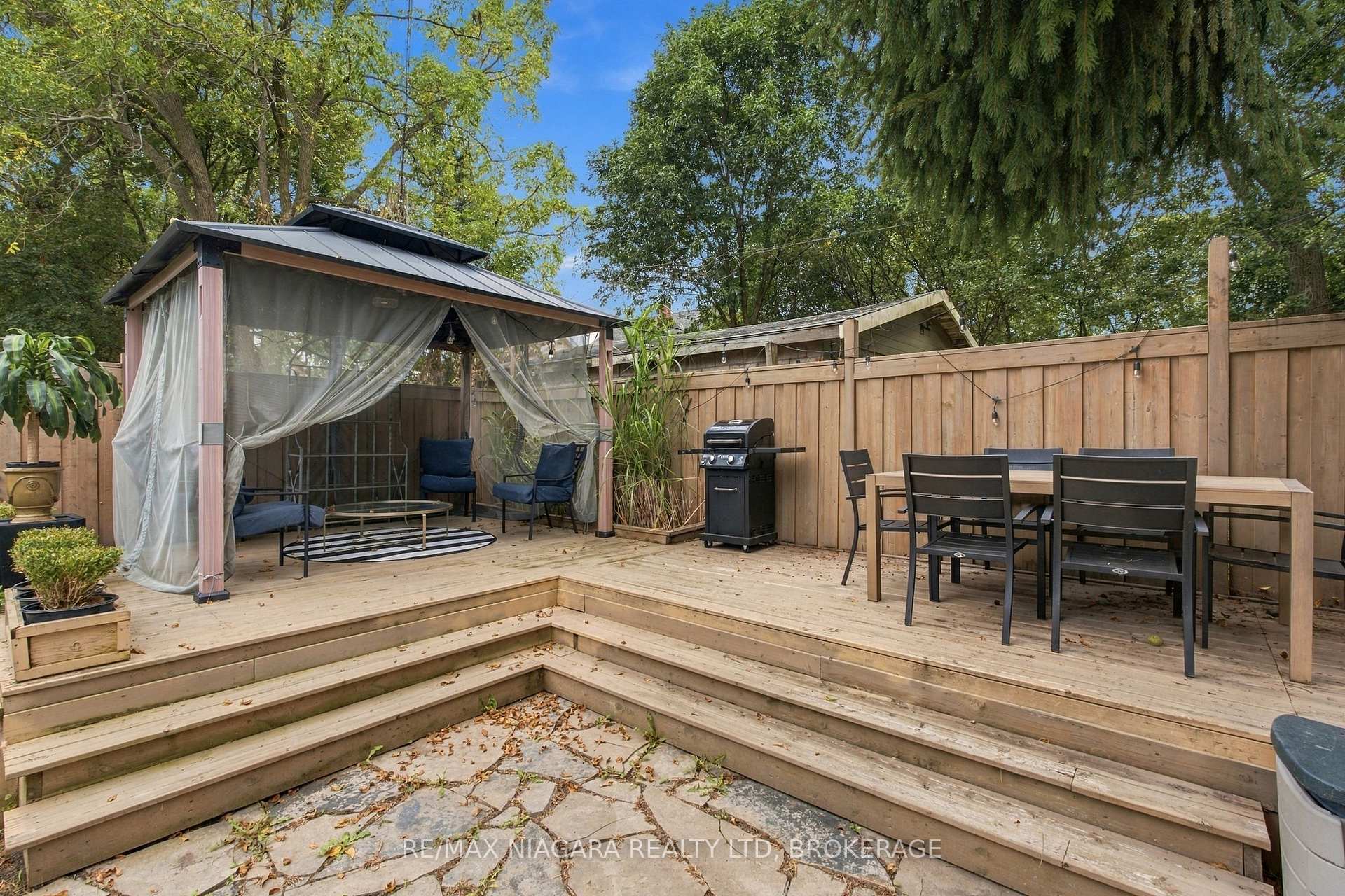 Photo 23 of 4895 Crysler Avenue, Niagara Falls, Downtown — HOMEH