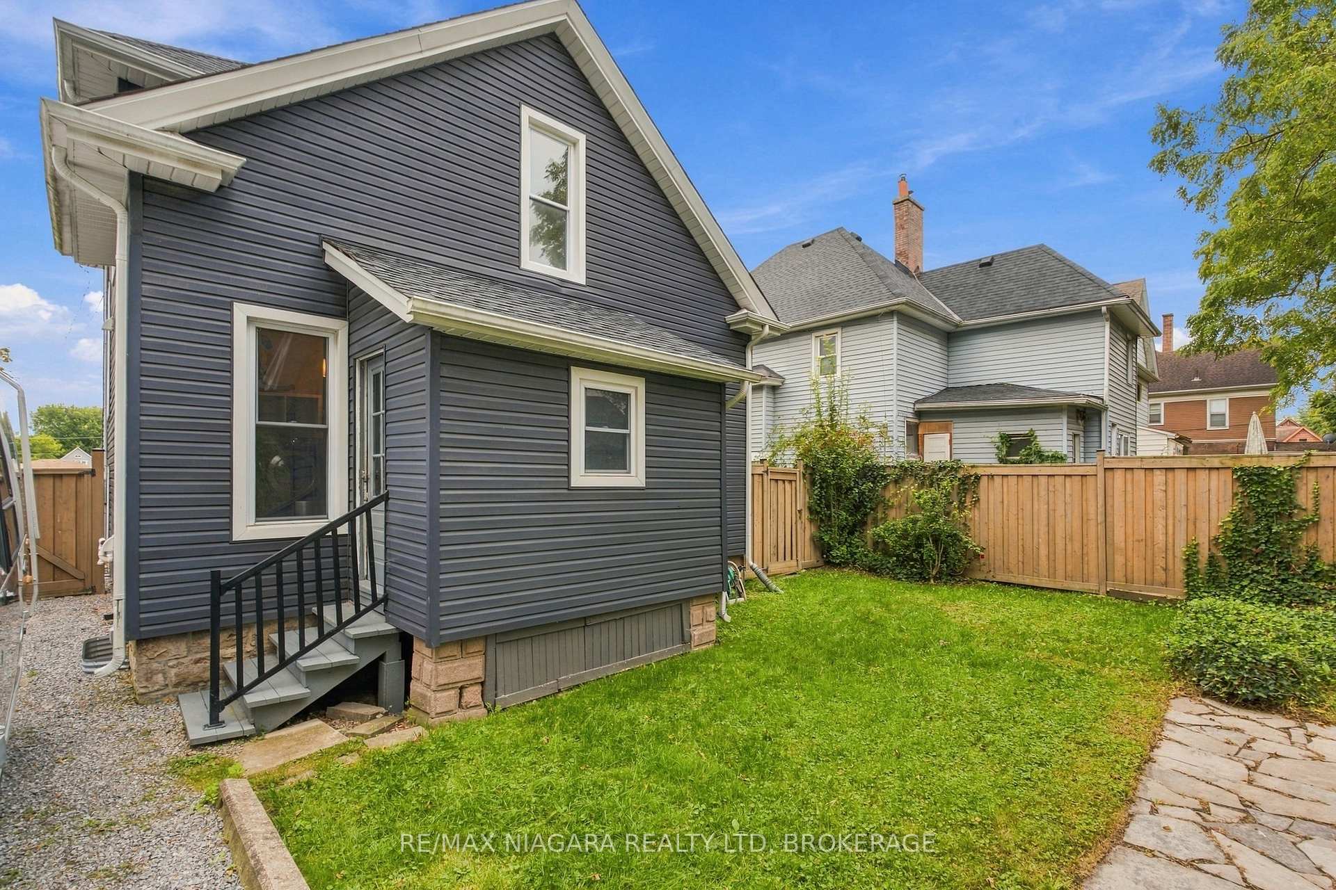 Photo 27 of 4895 Crysler Avenue, Niagara Falls, Downtown — HOMEH