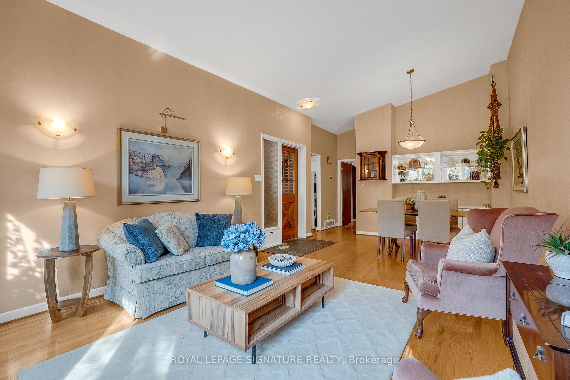 Photo 7 of 32 Northey Drive, North York, St. Andrew-Windfields — HOMEH