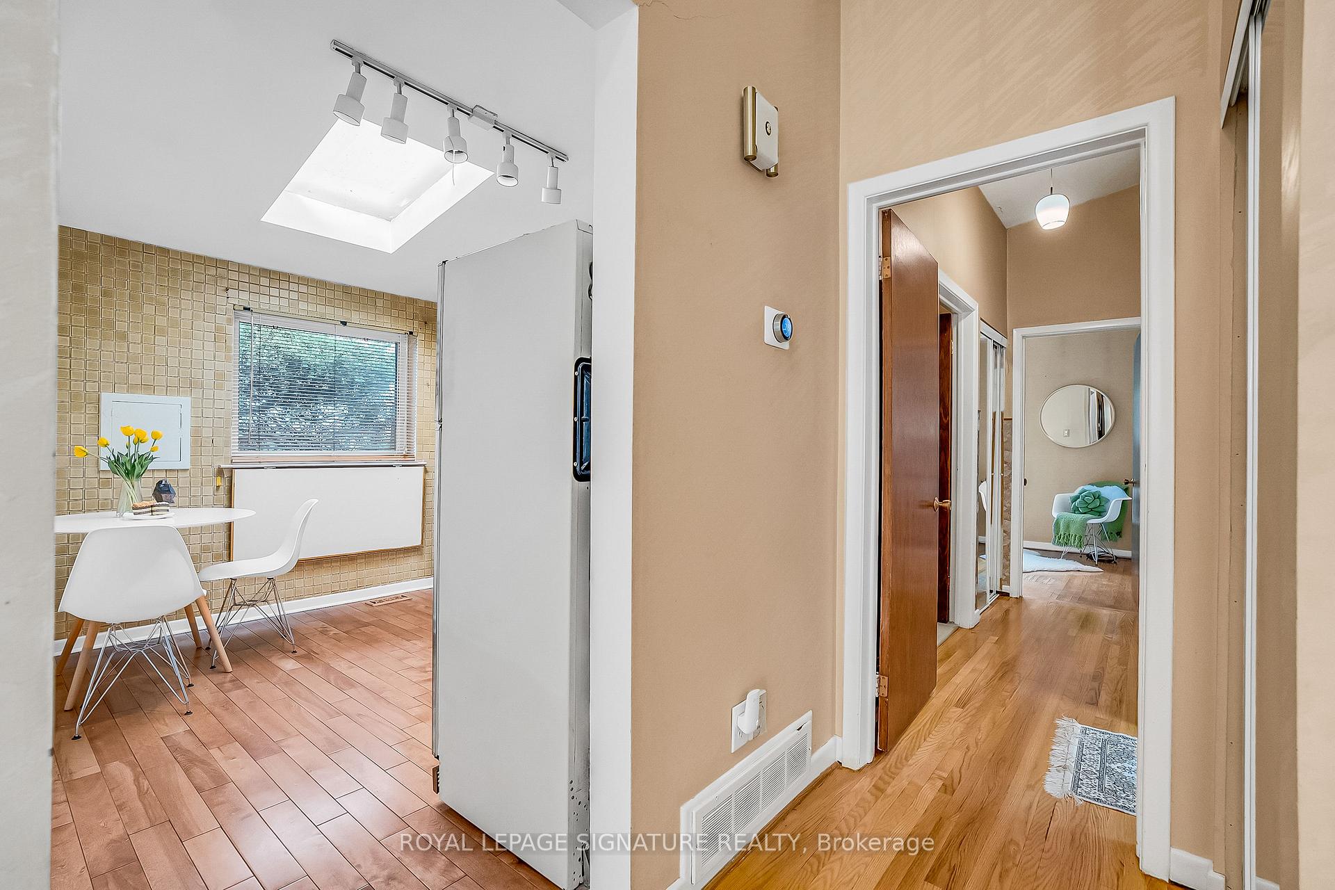 Photo 12 of 32 Northey Drive, North York, St. Andrew-Windfields — HOMEH