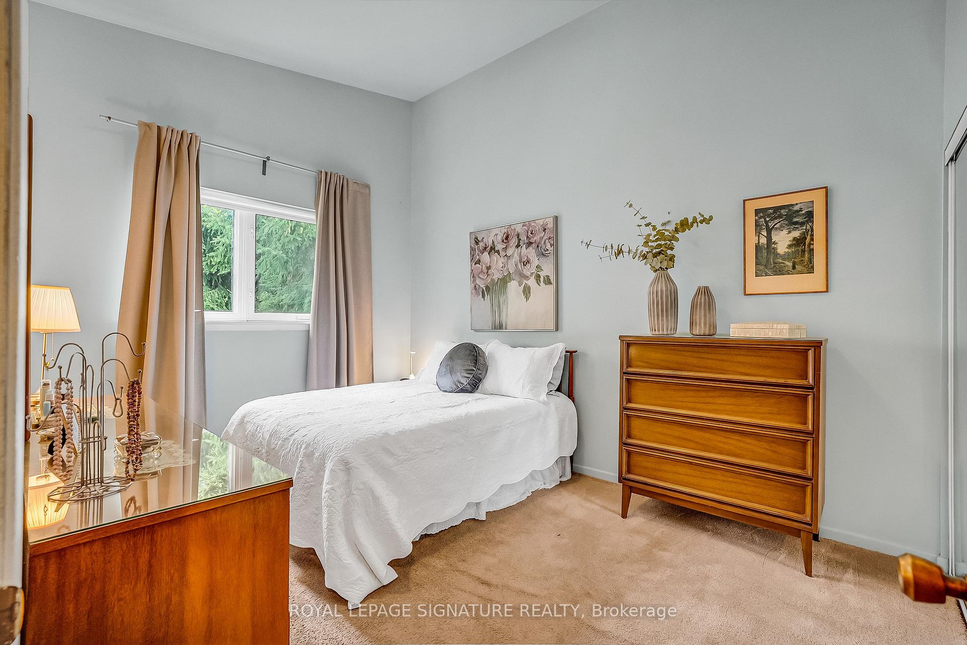 Photo 13 of 32 Northey Drive, North York, St. Andrew-Windfields — HOMEH