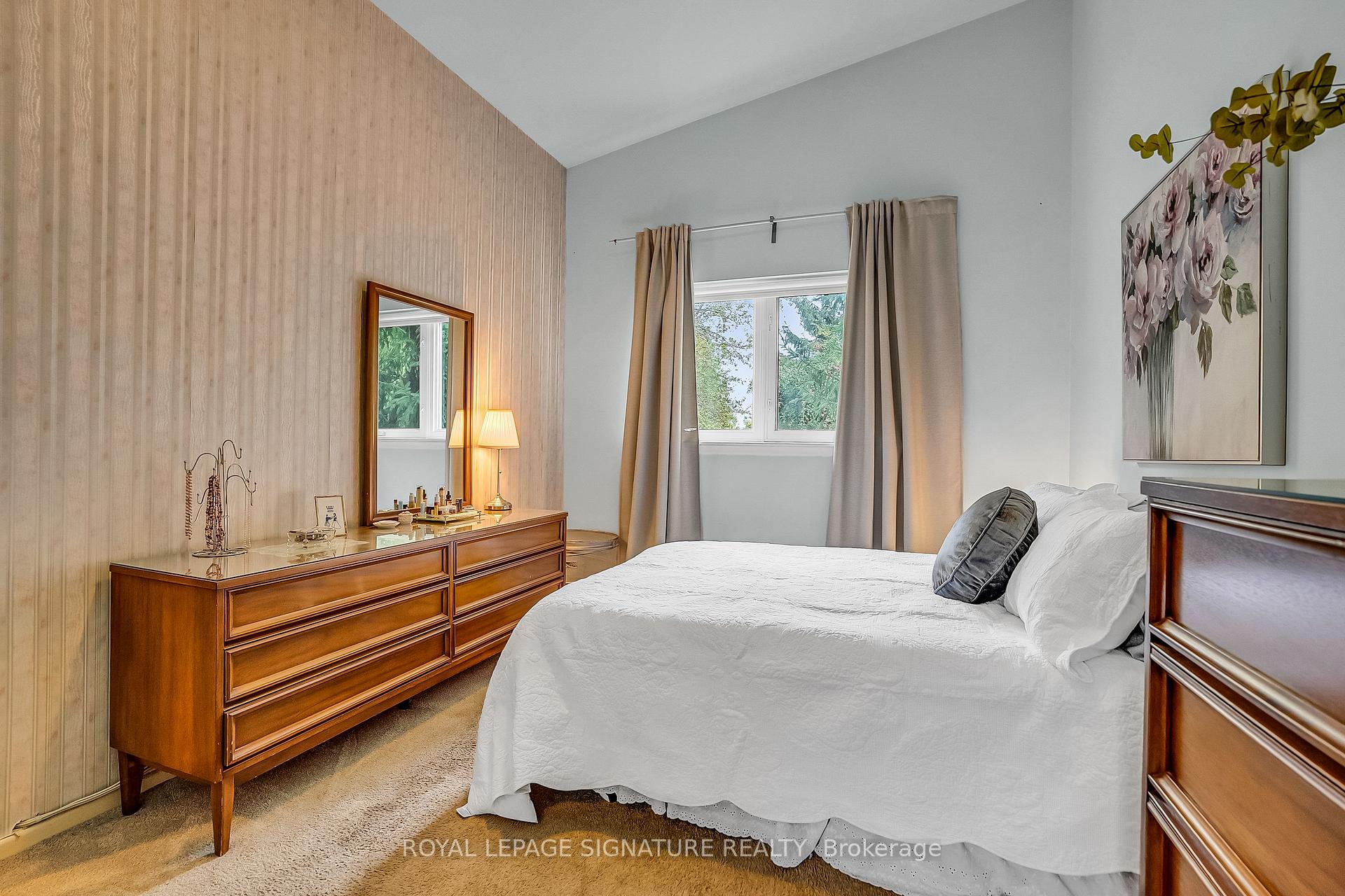 Photo 14 of 32 Northey Drive, North York, St. Andrew-Windfields — HOMEH