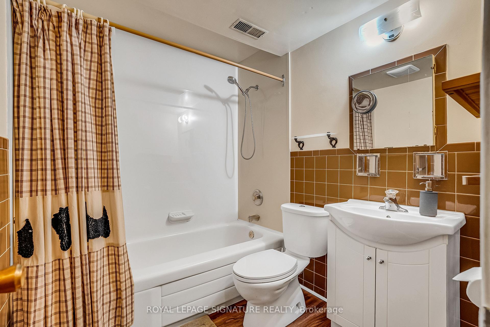 Photo 25 of 32 Northey Drive, North York, St. Andrew-Windfields — HOMEH