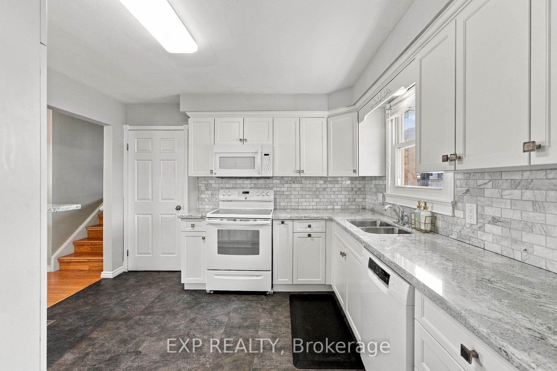 Photo 11 of 7 Roehampton Avenue, St. Catharines, Carlton/Bunting — HOMEH