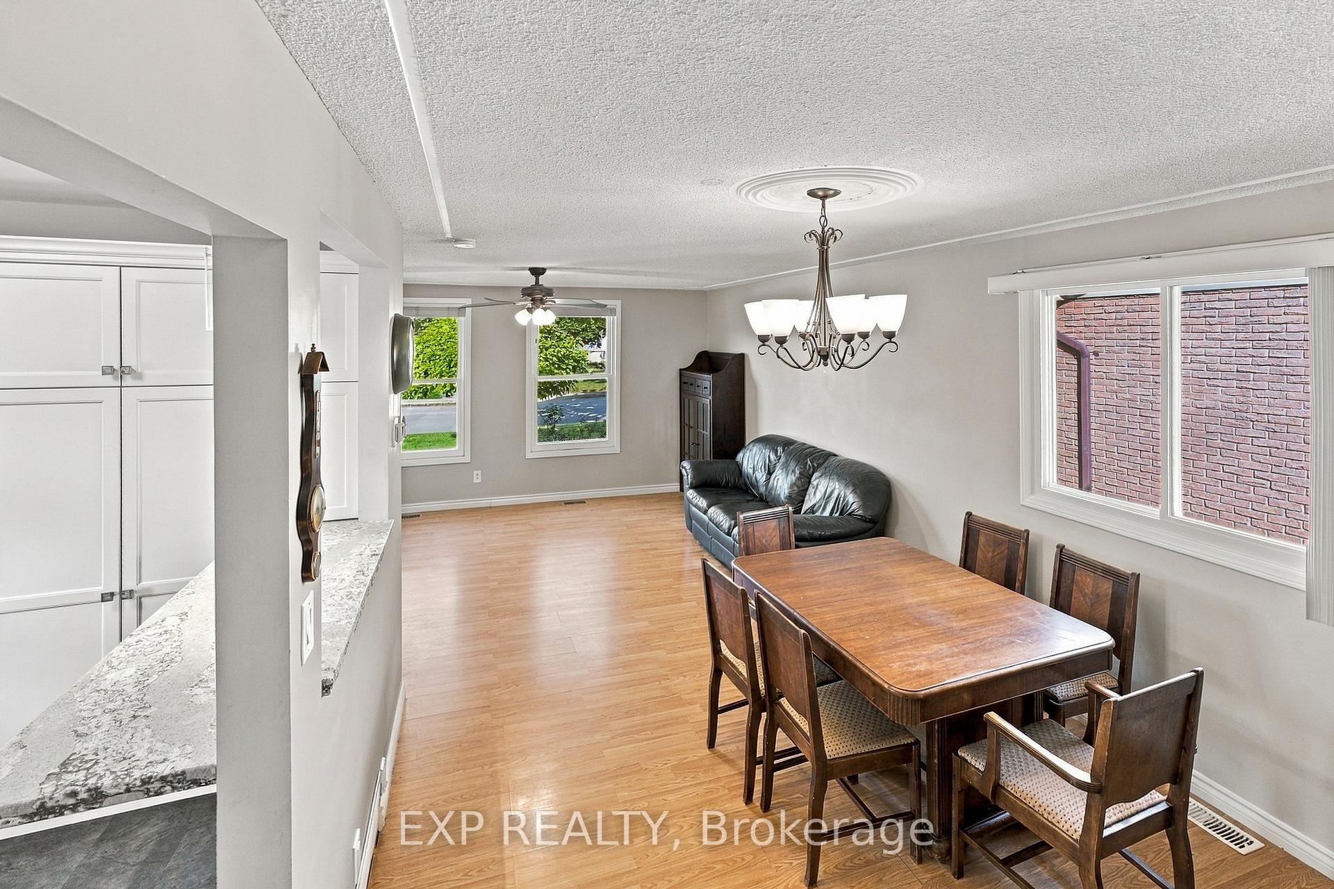 Photo 15 of 7 Roehampton Avenue, St. Catharines, Carlton/Bunting — HOMEH