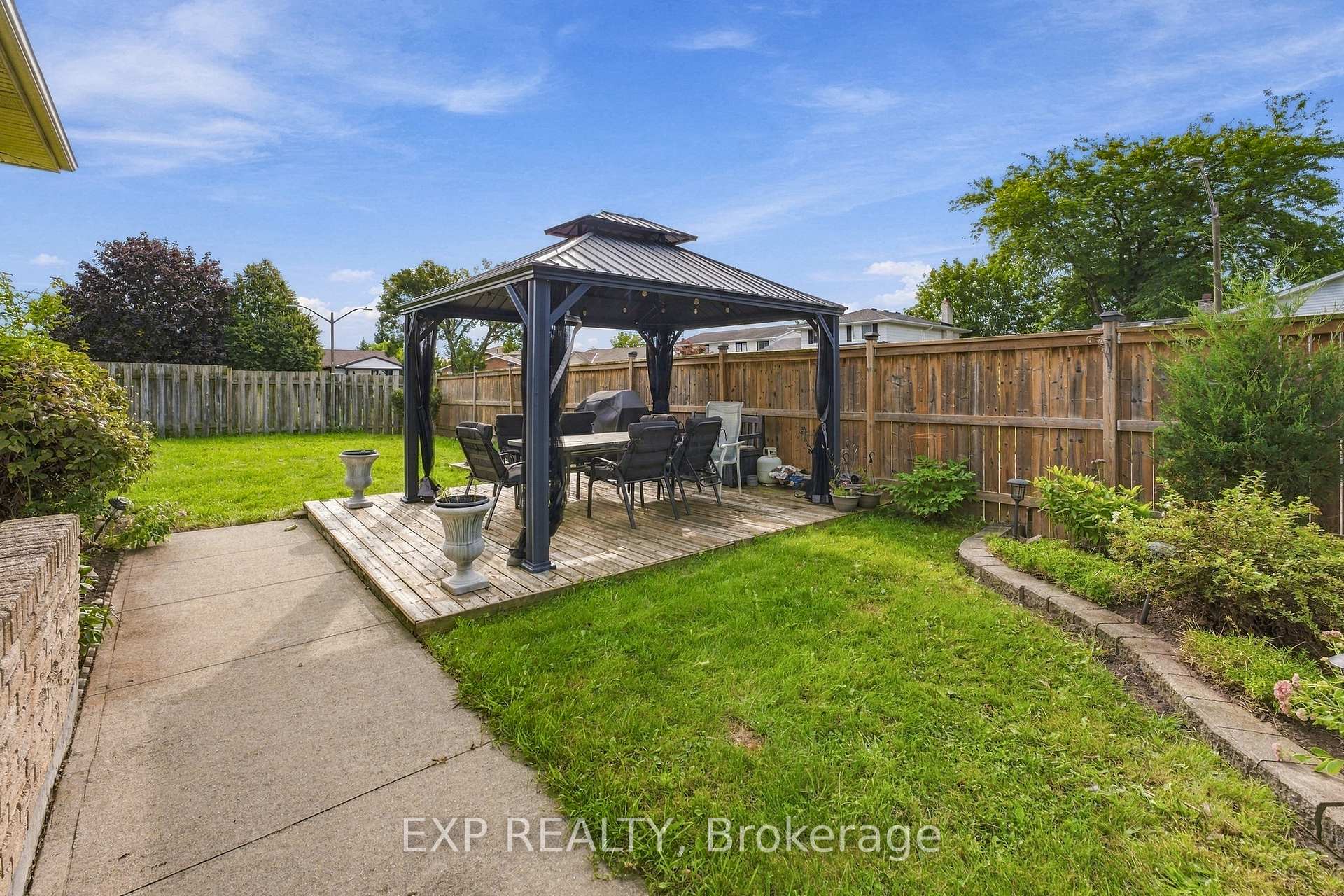 Photo 24 of 7 Roehampton Avenue, St. Catharines, Carlton/Bunting — HOMEH
