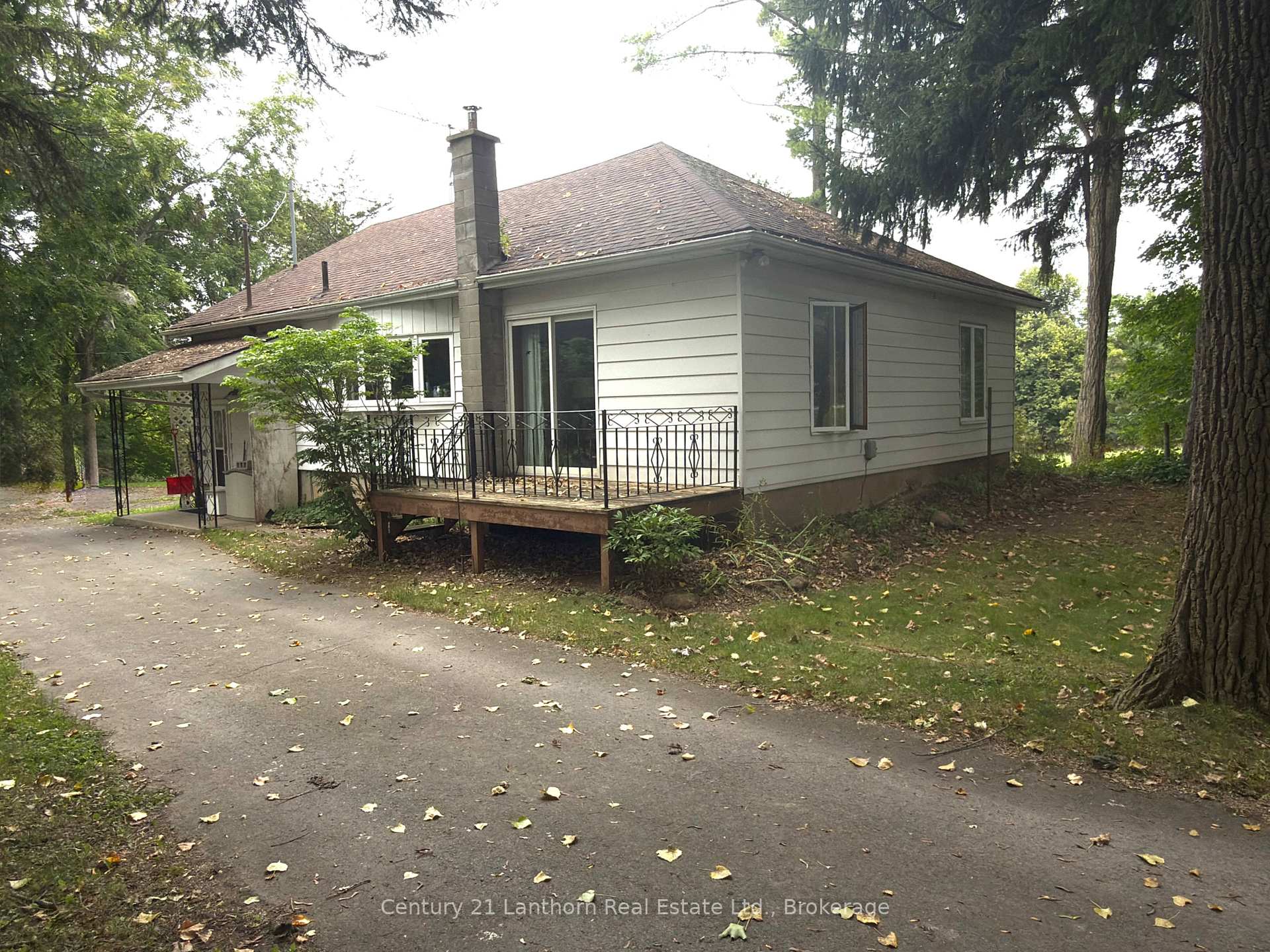 Photo 2 of 472 County Rd 10 W, Prince Edward County, Hallowell Ward — HOMEH