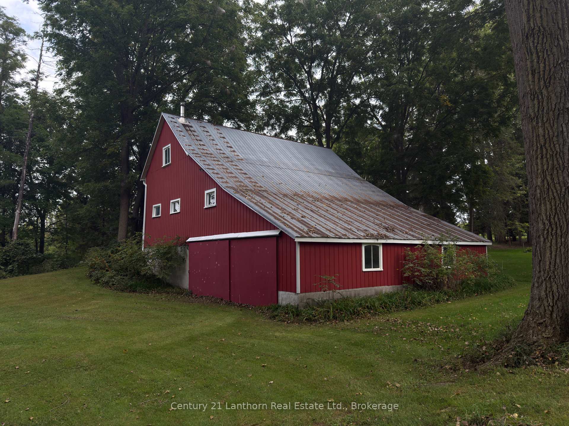 Photo 4 of 472 County Rd 10 W, Prince Edward County, Hallowell Ward — HOMEH