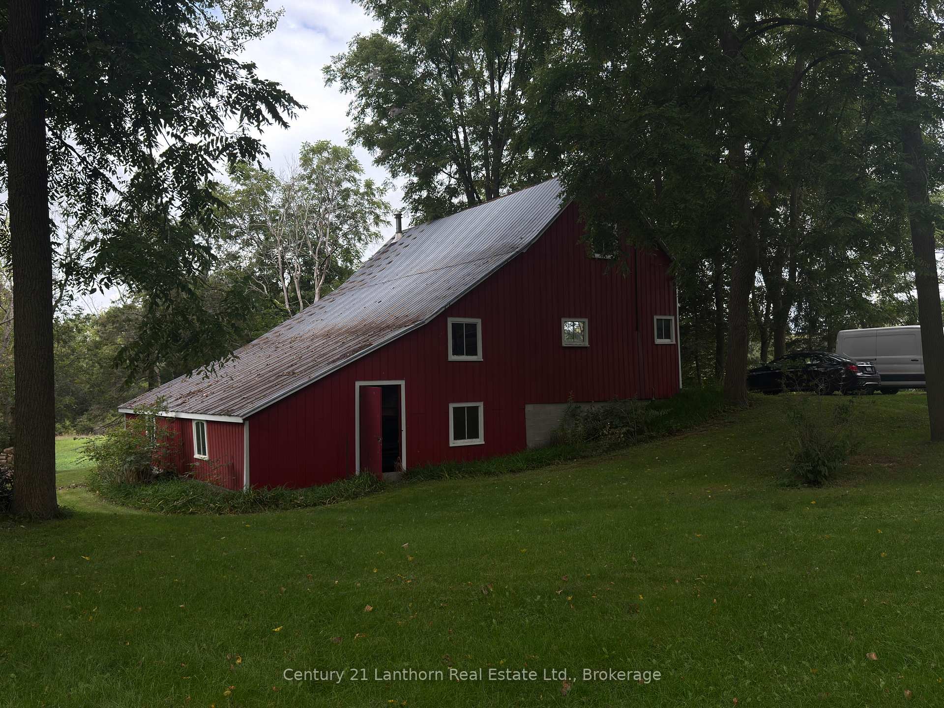 Photo 5 of 472 County Rd 10 W, Prince Edward County, Hallowell Ward — HOMEH