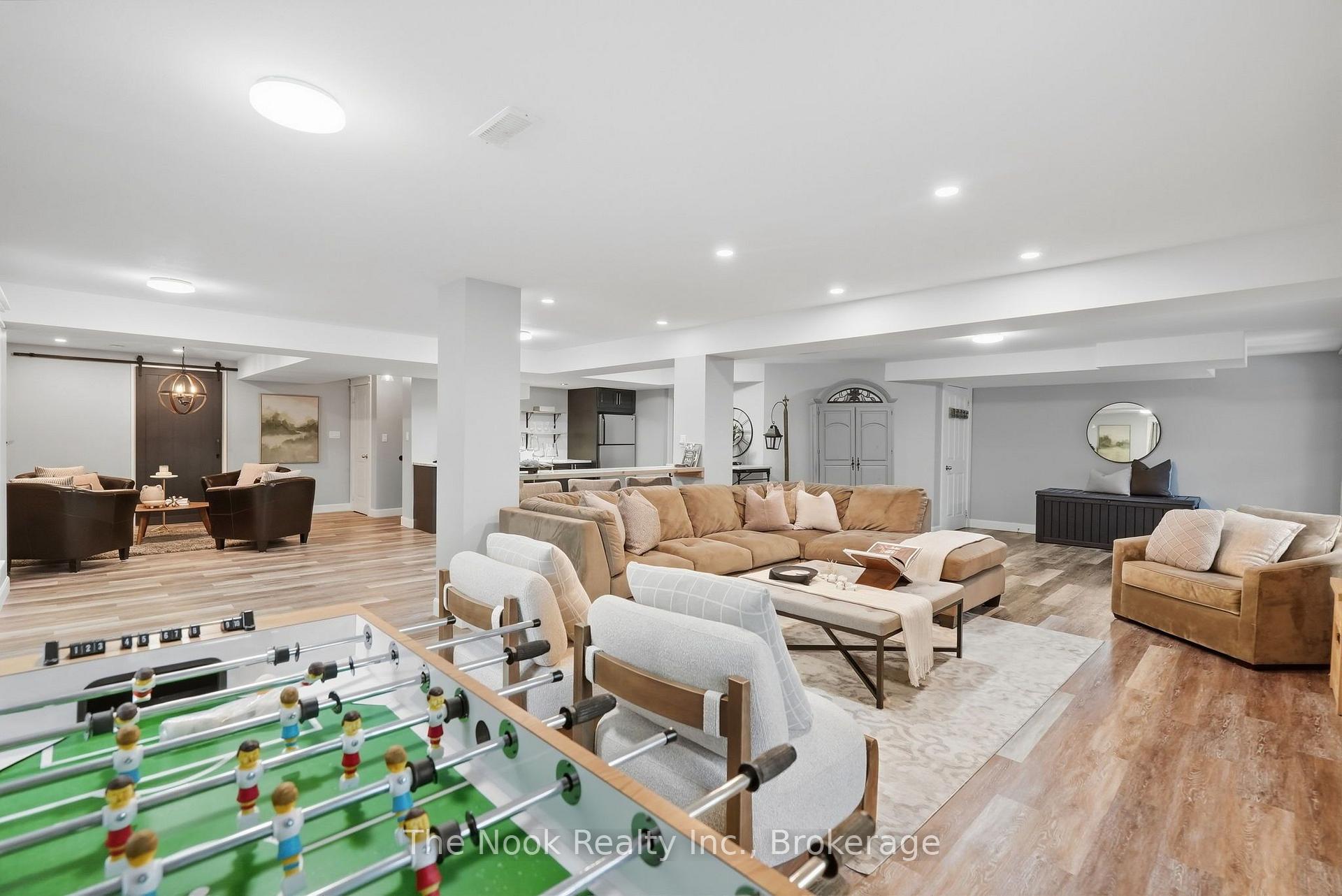 Photo 3 of 154 Ted Miller Crescent, Clarington, Bowmanville — HOMEH