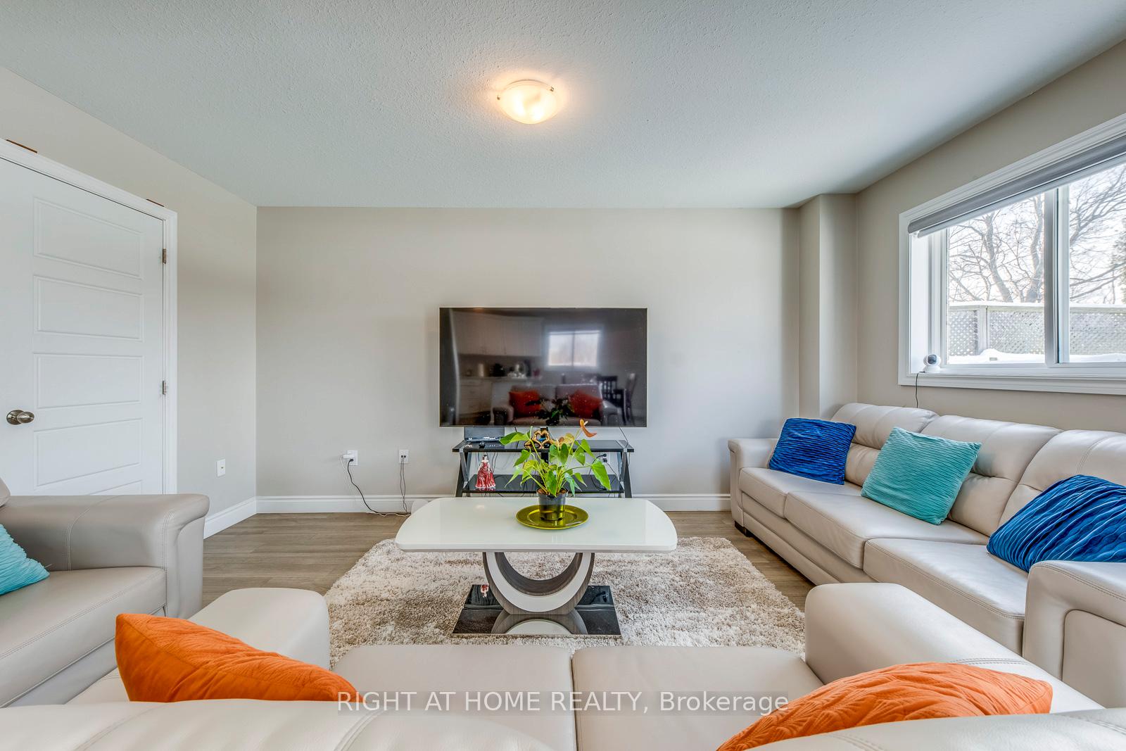 Photo 9 of 30 Brighton Road, Barrie, Georgian Drive — HOMEH