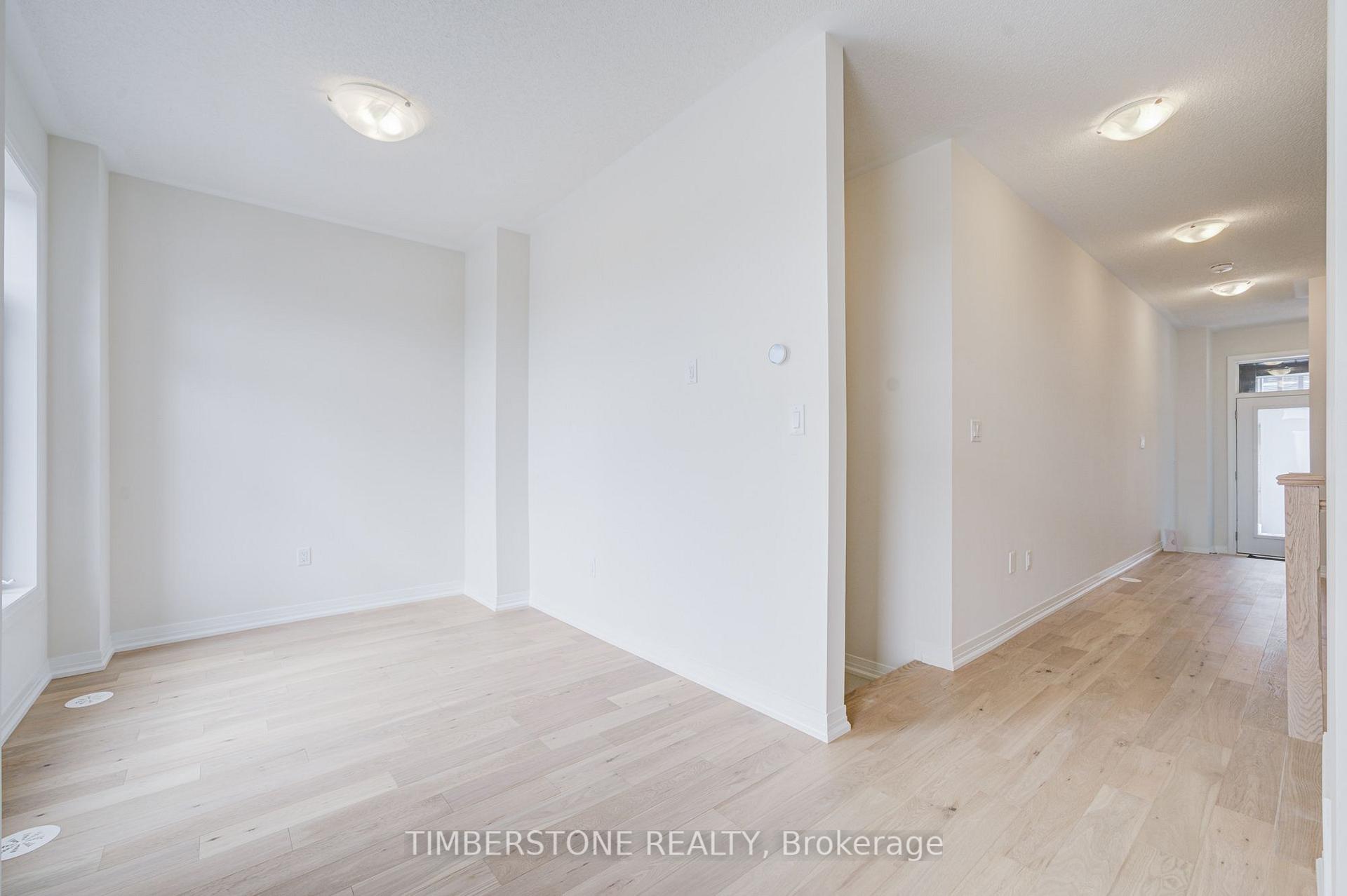 Photo 6 of 110 Arnold Circle, Brampton, Northwest Brampton — HOMEH