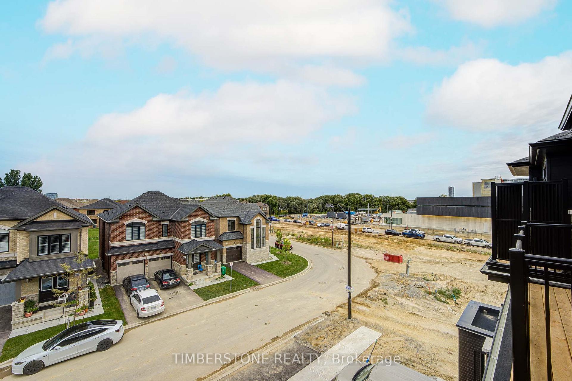 Photo 43 of 110 Arnold Circle, Brampton, Northwest Brampton — HOMEH