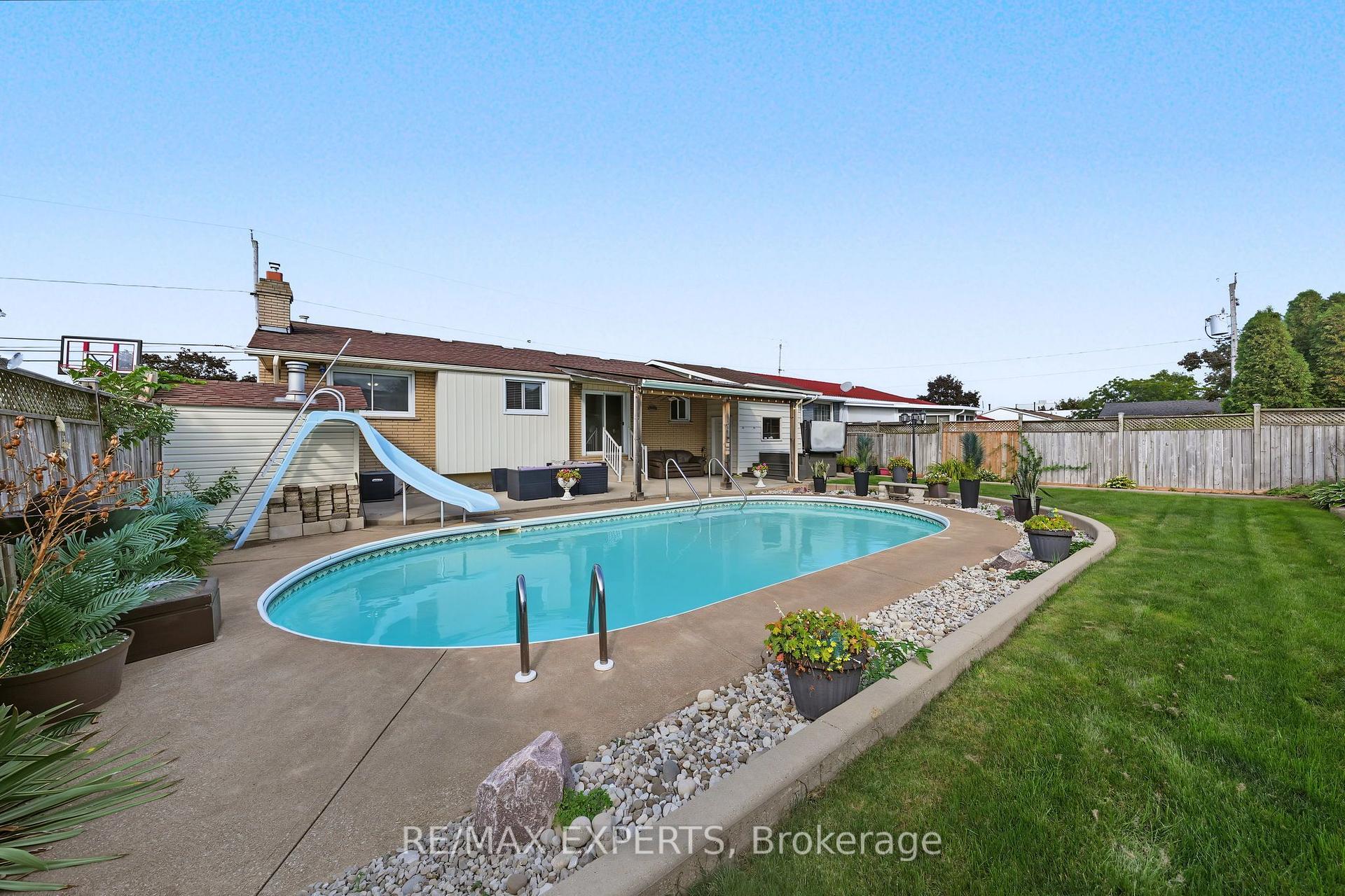 Photo 40 of 79 Olive Street, Grimsby, Grimsby Beach — HOMEH