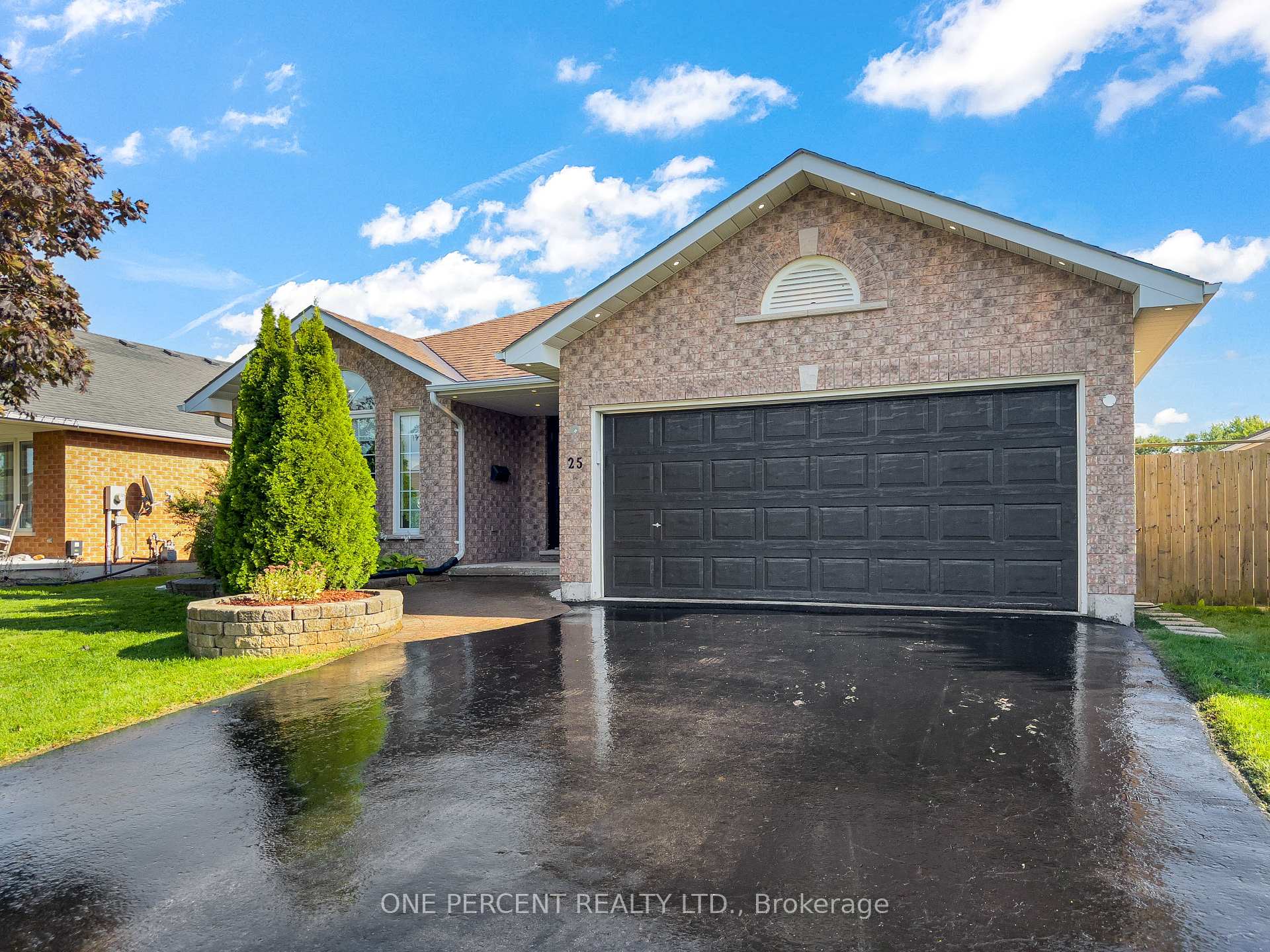 Photo of 25 Hickory Grove