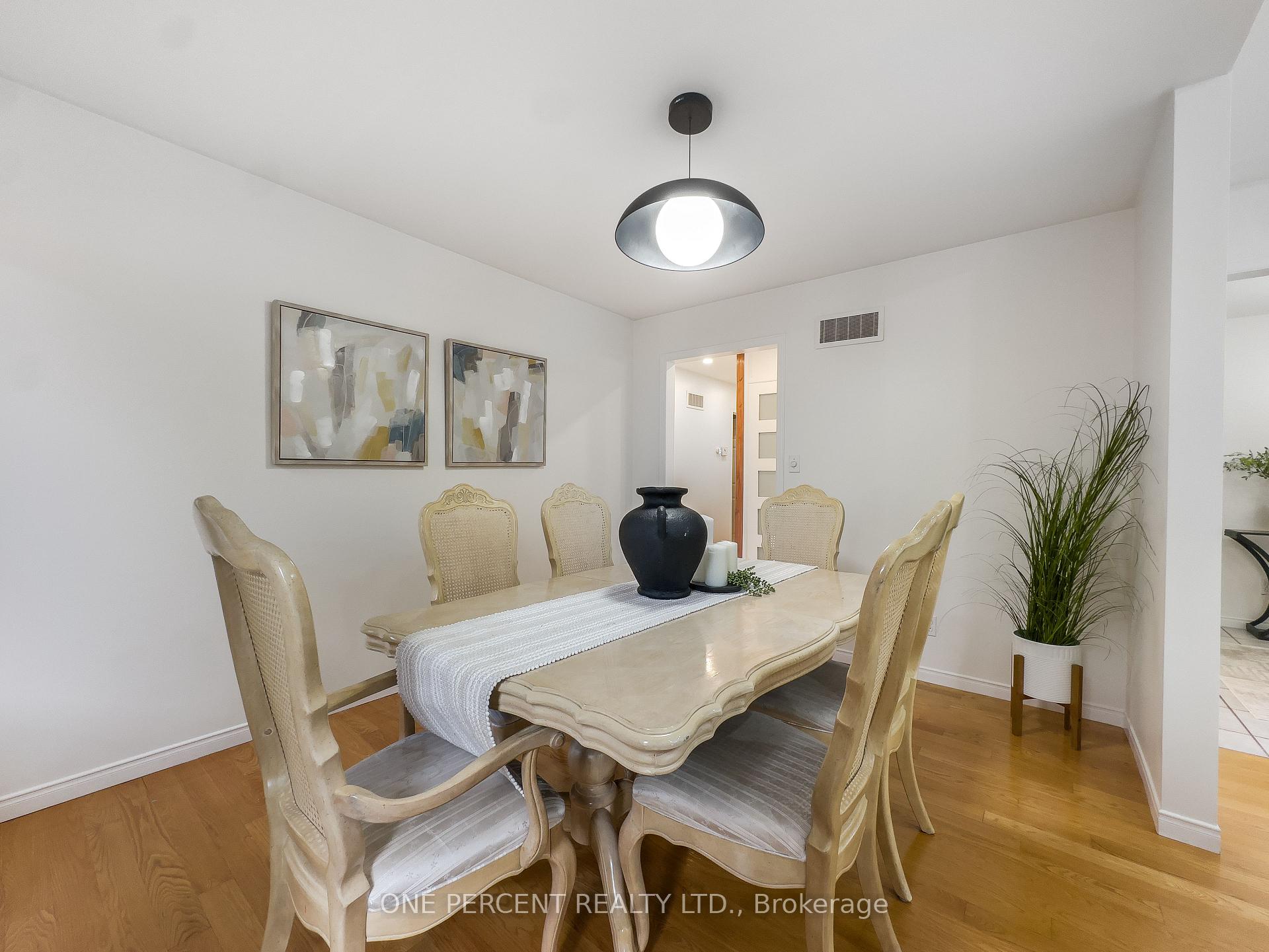 Photo 9 of 25 Hickory Grove, Belleville, Belleville Ward — HOMEH