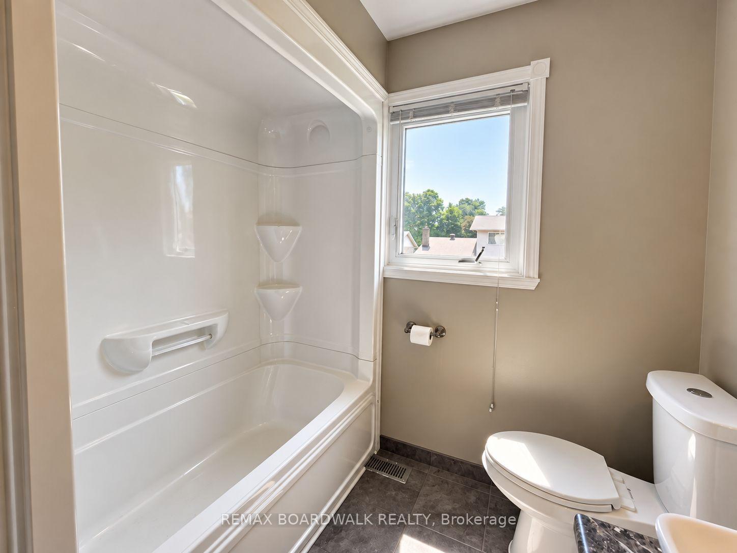Photo 17 of 1369 Lochiel Street, Cornwall, Cornwall — HOMEH