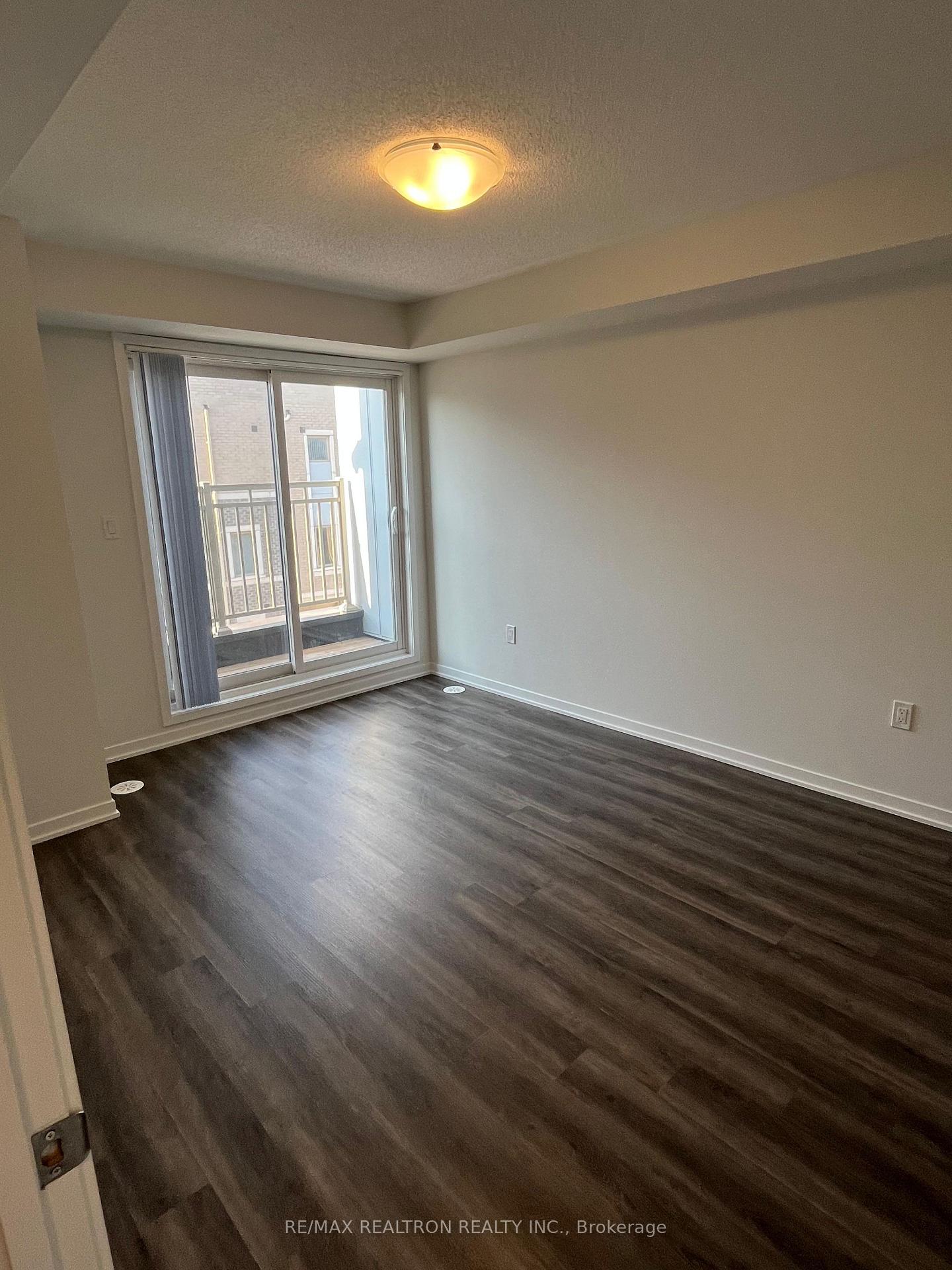 Photo 8 of Unit 306, 130 Honeycrisp Crescent, Vaughan, Vaughan Corporate Centre — HOMEH