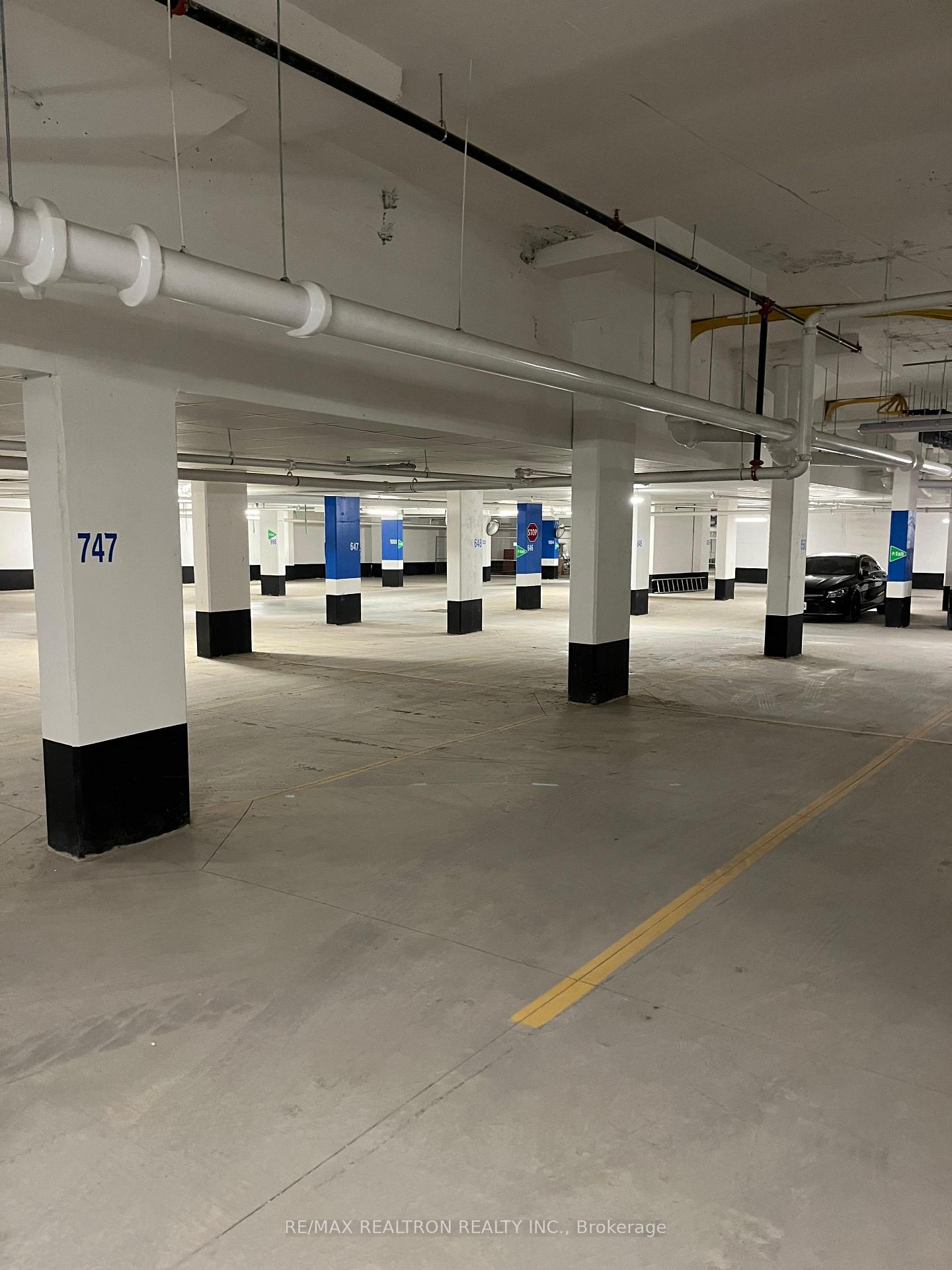 Photo 13 of Unit 306, 130 Honeycrisp Crescent, Vaughan, Vaughan Corporate Centre — HOMEH