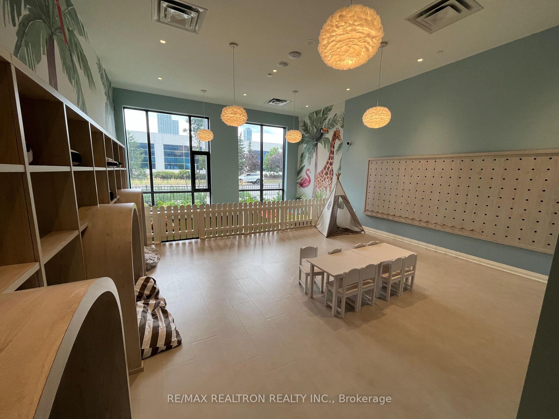 Photo 15 of Unit 306, 130 Honeycrisp Crescent, Vaughan, Vaughan Corporate Centre — HOMEH