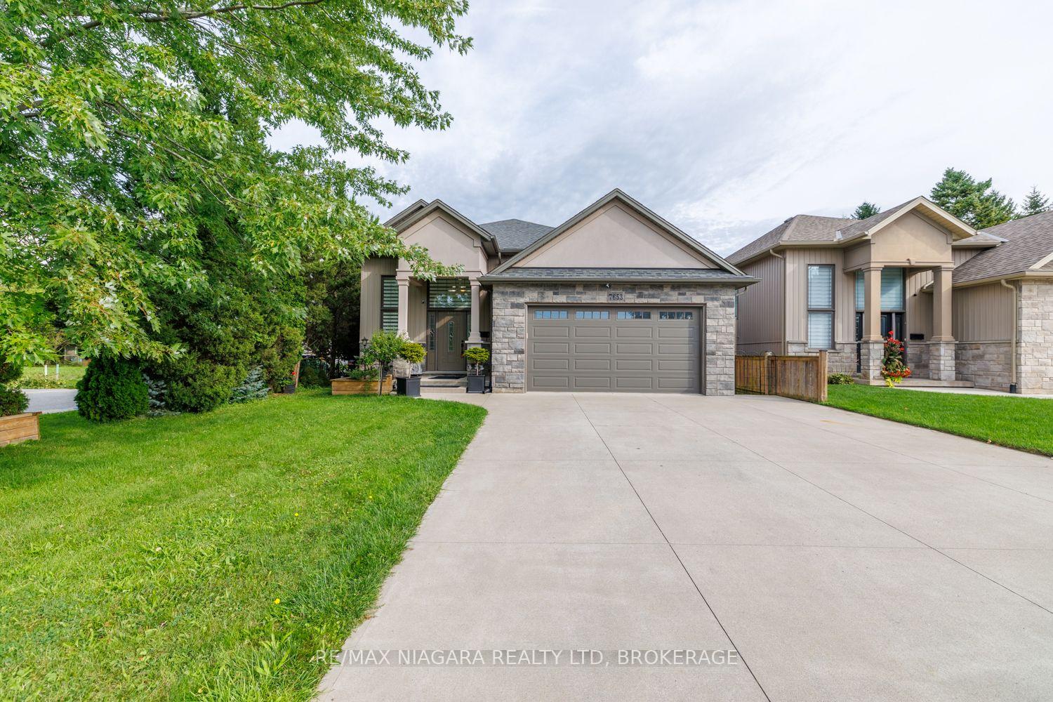 Photo 3 of 7653 Mulhern Street, Niagara Falls, Ascot — HOMEH